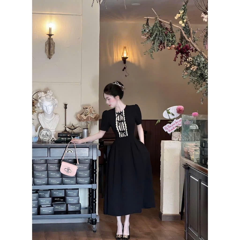 Y1582- VÁY ĐEN TAY BỒNG LI REN TRẮNG NƠ