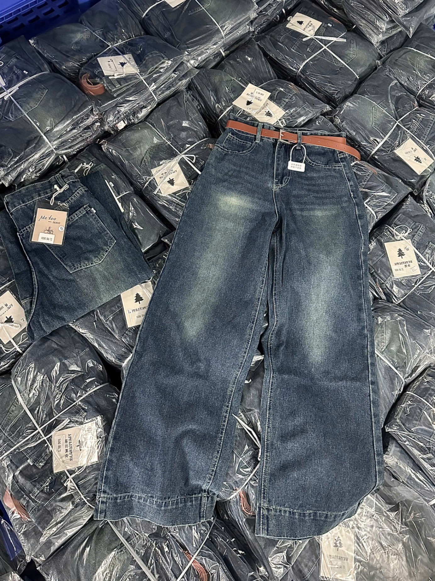 Y1623- QUẦN JEANS SUÔNG XANH GẤU TO KÈM ĐAI