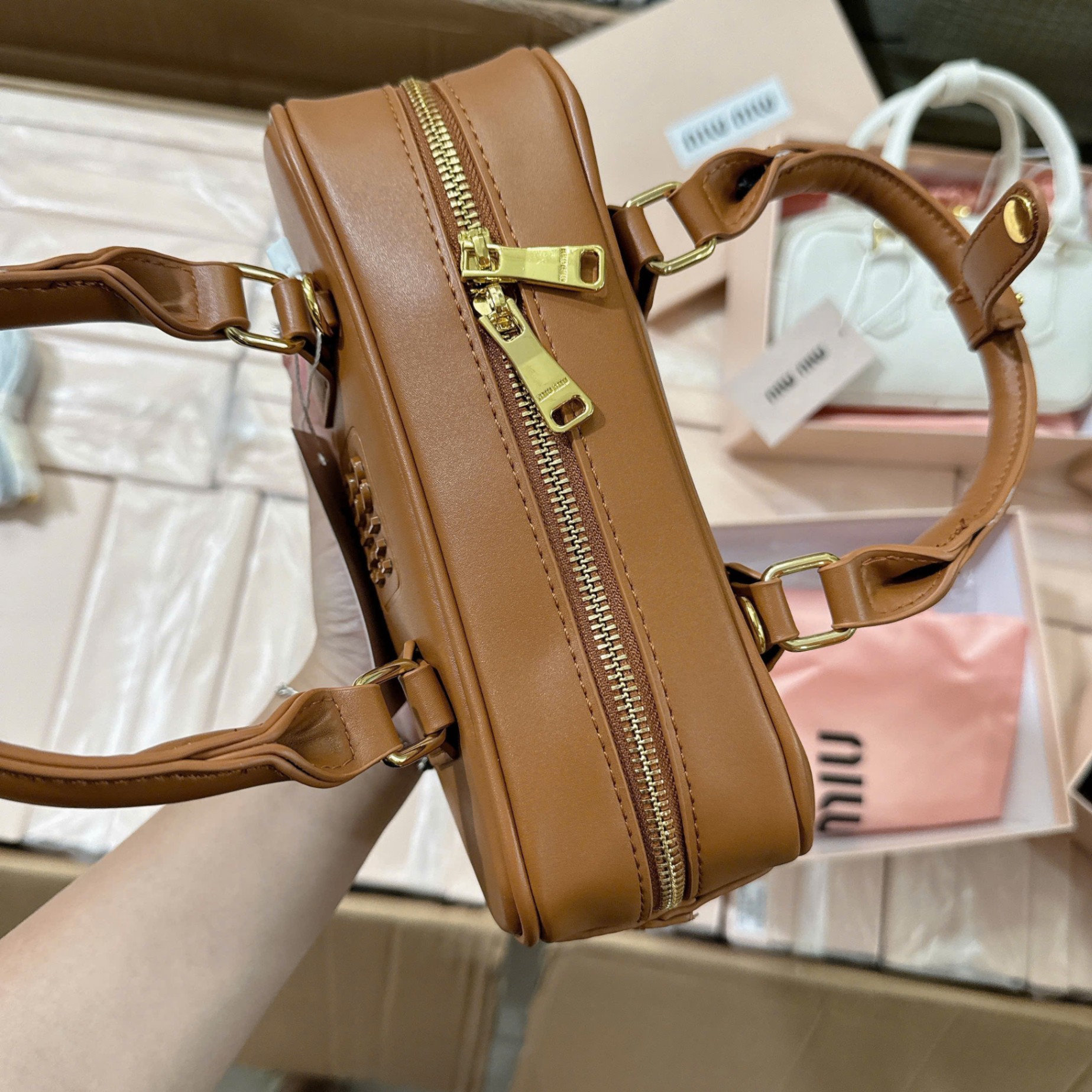 H3389- TÚI XÁCH MIUMIU NÂU PULLBOX SZ 23