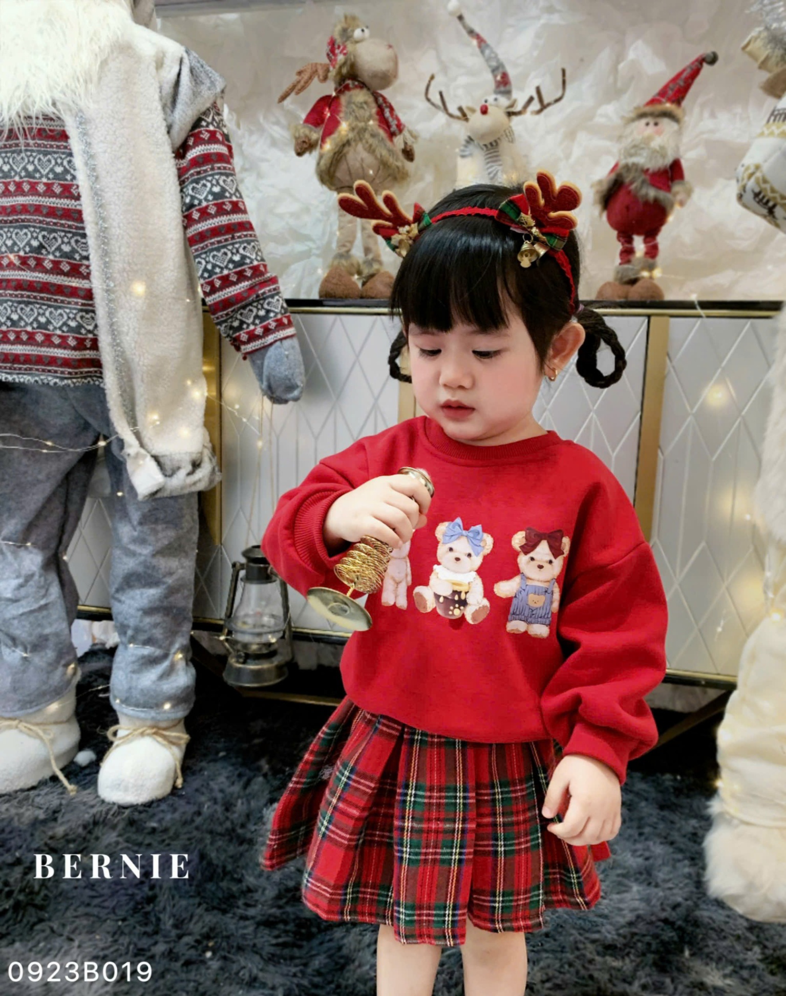 BERNIE-0923B018- SET BÉ GÁI CHÂN VÁY XẾP LY