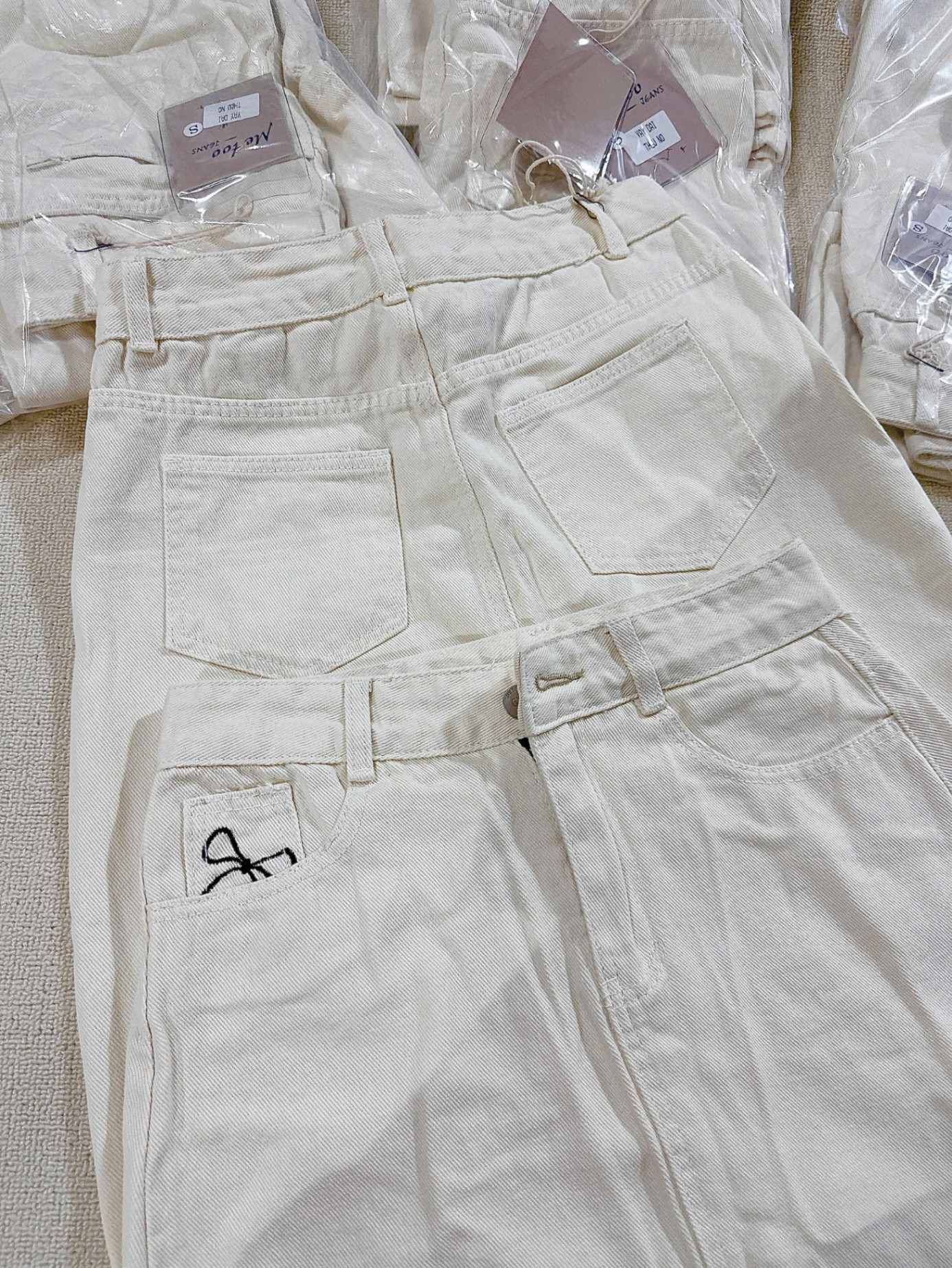 Y1851- CHÂN VÁY JEANS DÁNG DÀI MÀU BE THÊU NƠ