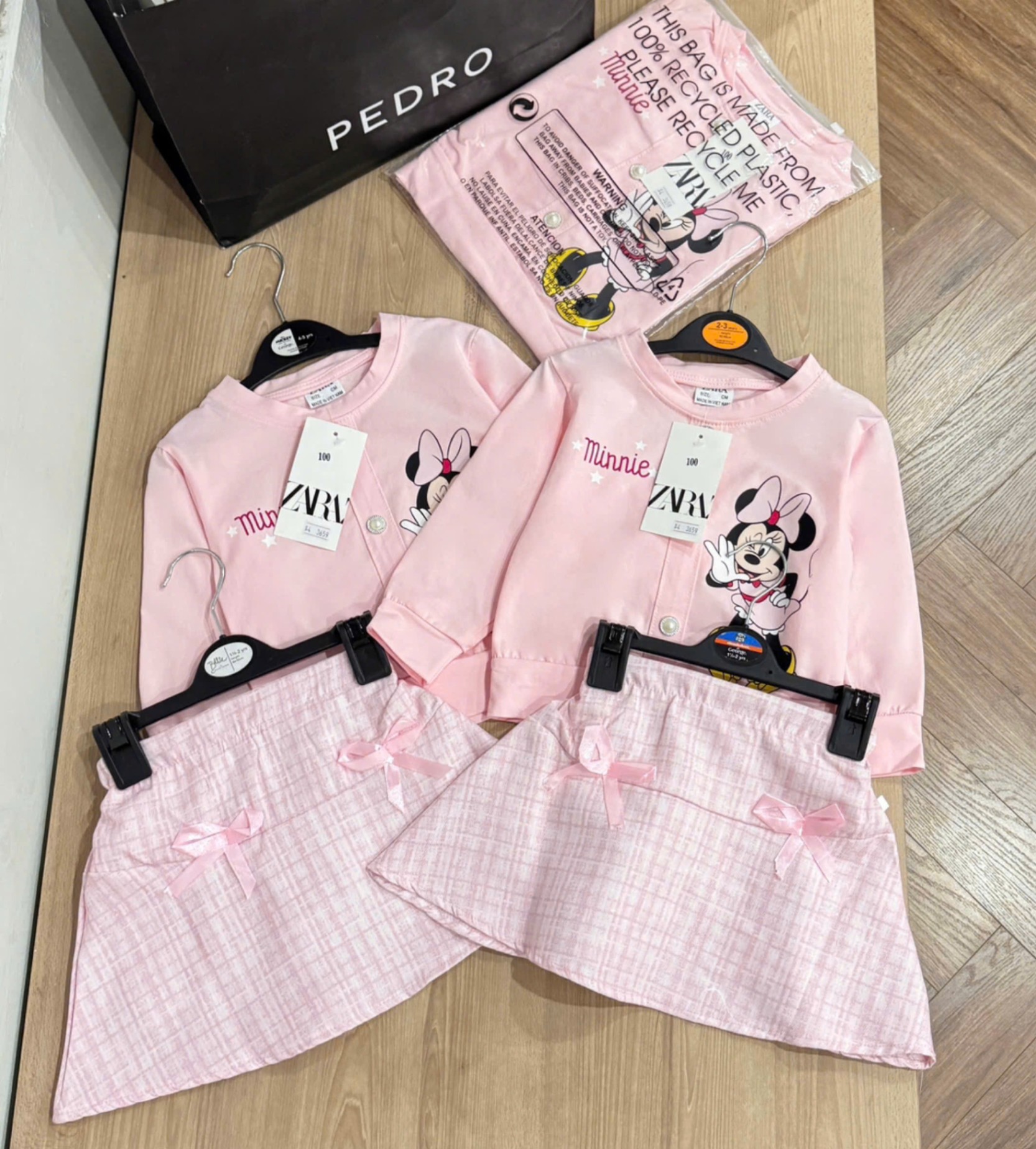 Y2116-SET BÉ GÁI ÁO HỒNG MICKEY MINNIE CVAY NƠ