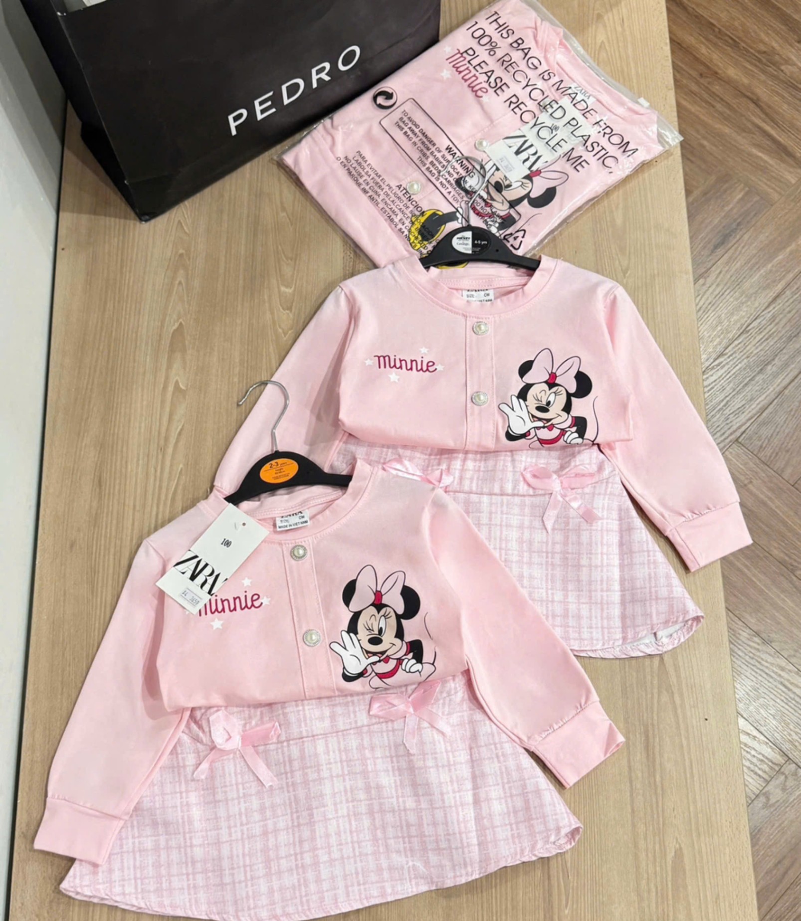 Y2116-SET BÉ GÁI ÁO HỒNG MICKEY MINNIE CVAY NƠ