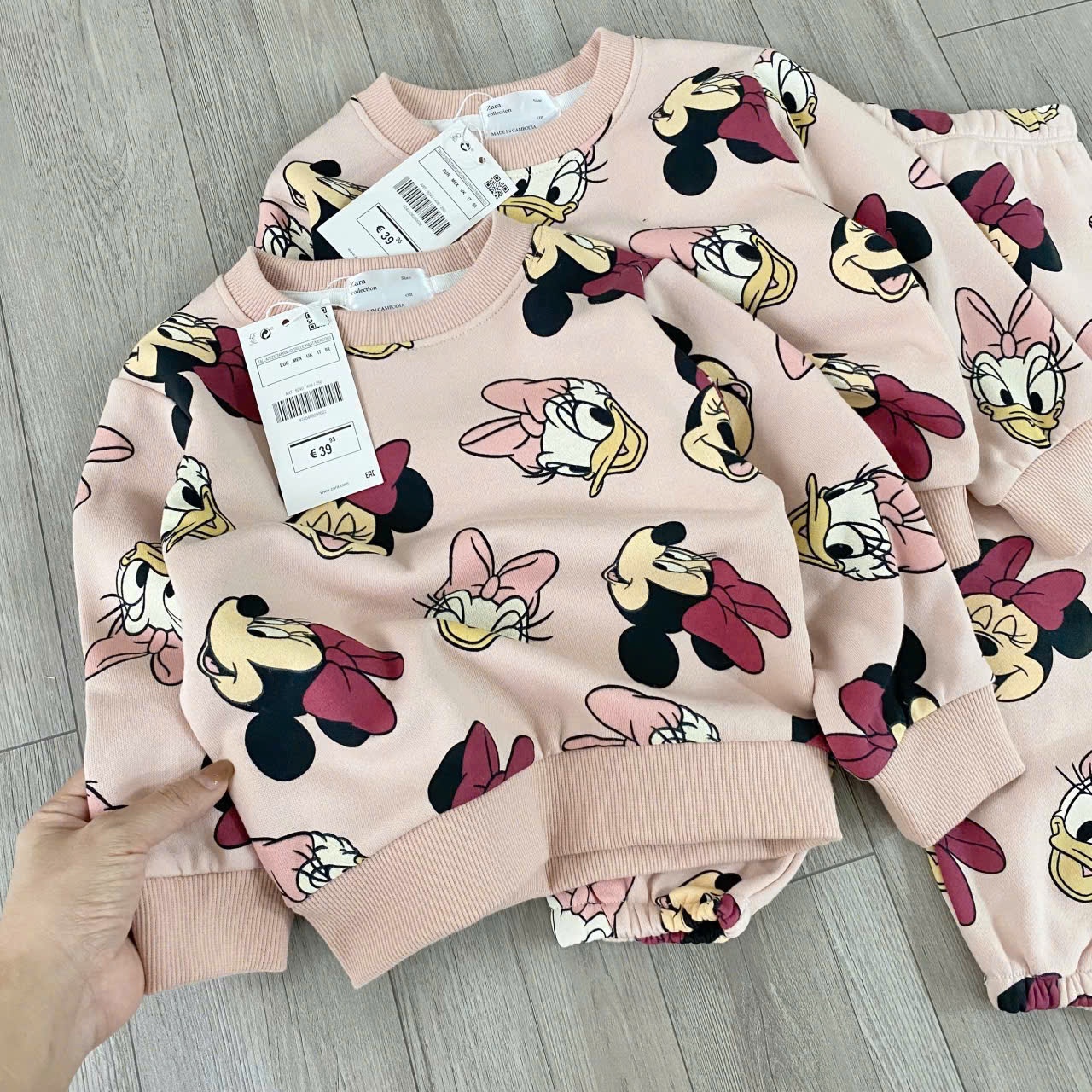 Y2135- BỘ BÉ GÁI NỈ DƯ HỒNG MICKY TRÀN