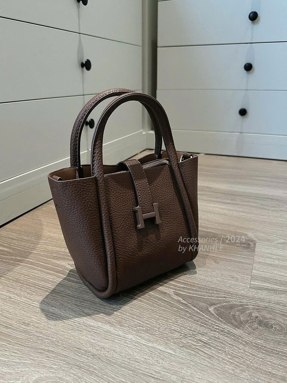 H4326- TÚI TOTE NGỰA HM KHOÁ CHỮ H