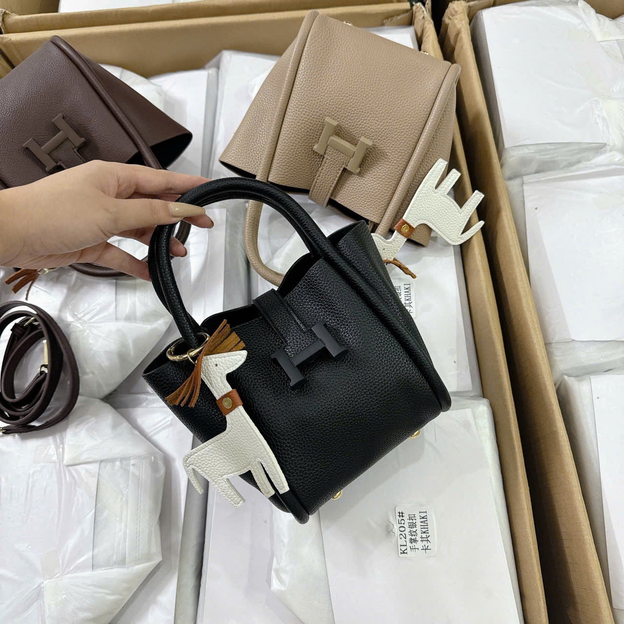 H4326- TÚI TOTE NGỰA HM KHOÁ CHỮ H