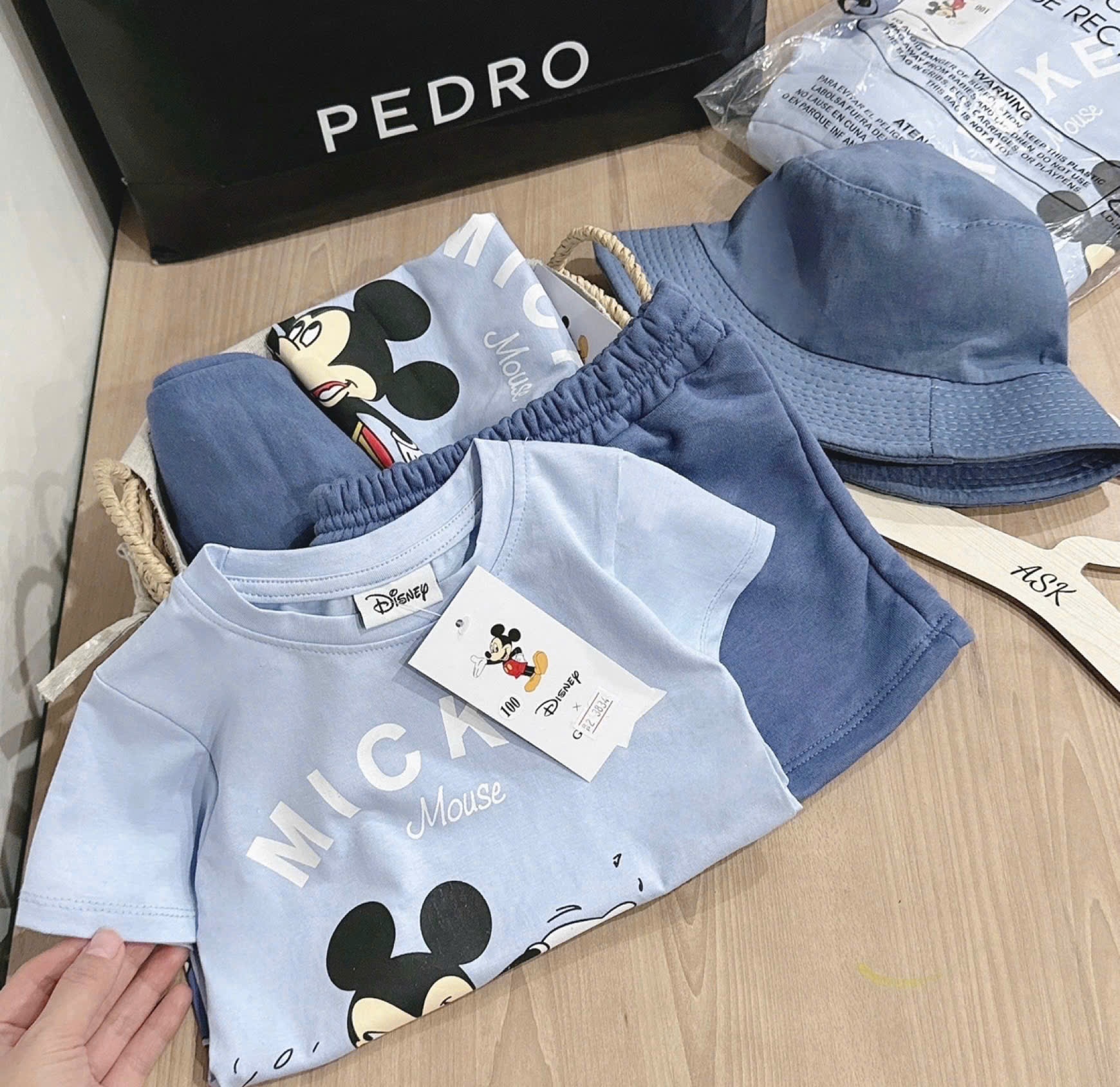 Y2419- BỘ BÉ TRAI ÁO CỘC MICKEY XANH KÈM MŨ