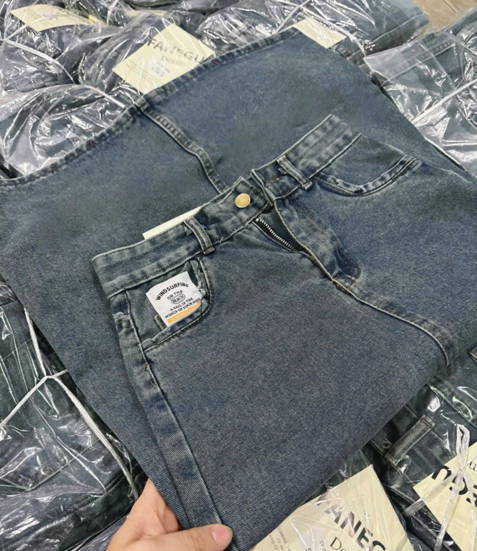 Y2438-CHÂN VÁY JEANS XANH KẺ TRƯỚC MÁC WIND