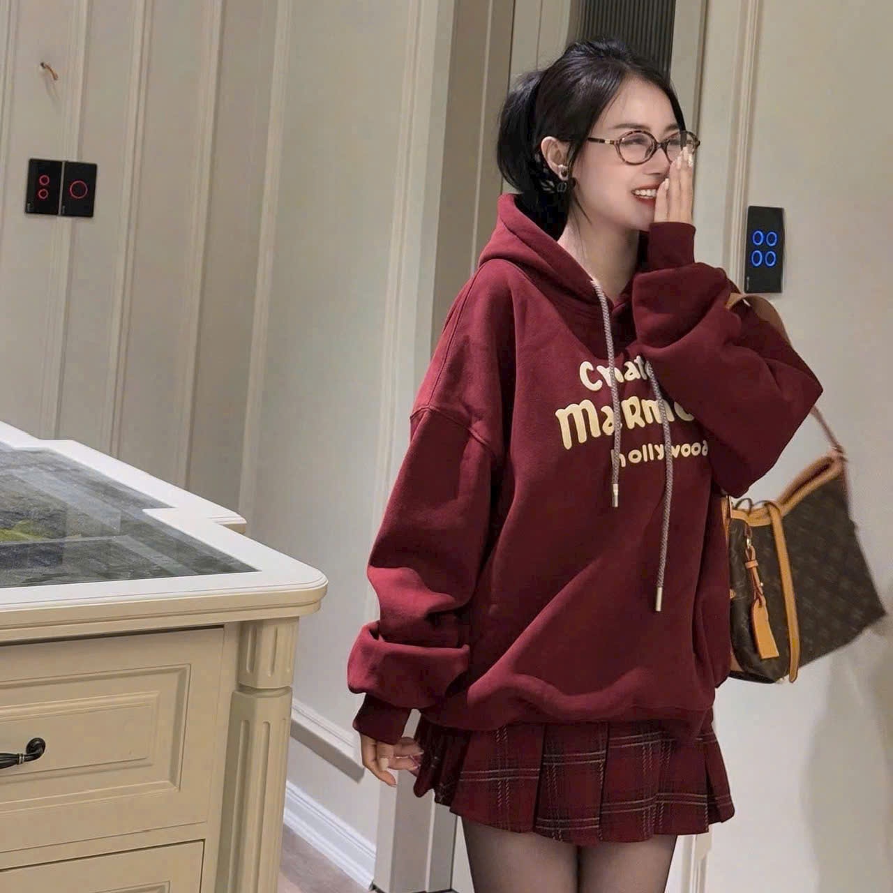 H4423- ÁO HODIE NỈ MŨ MÀU ĐỎ CHỨ HOLYWOOD