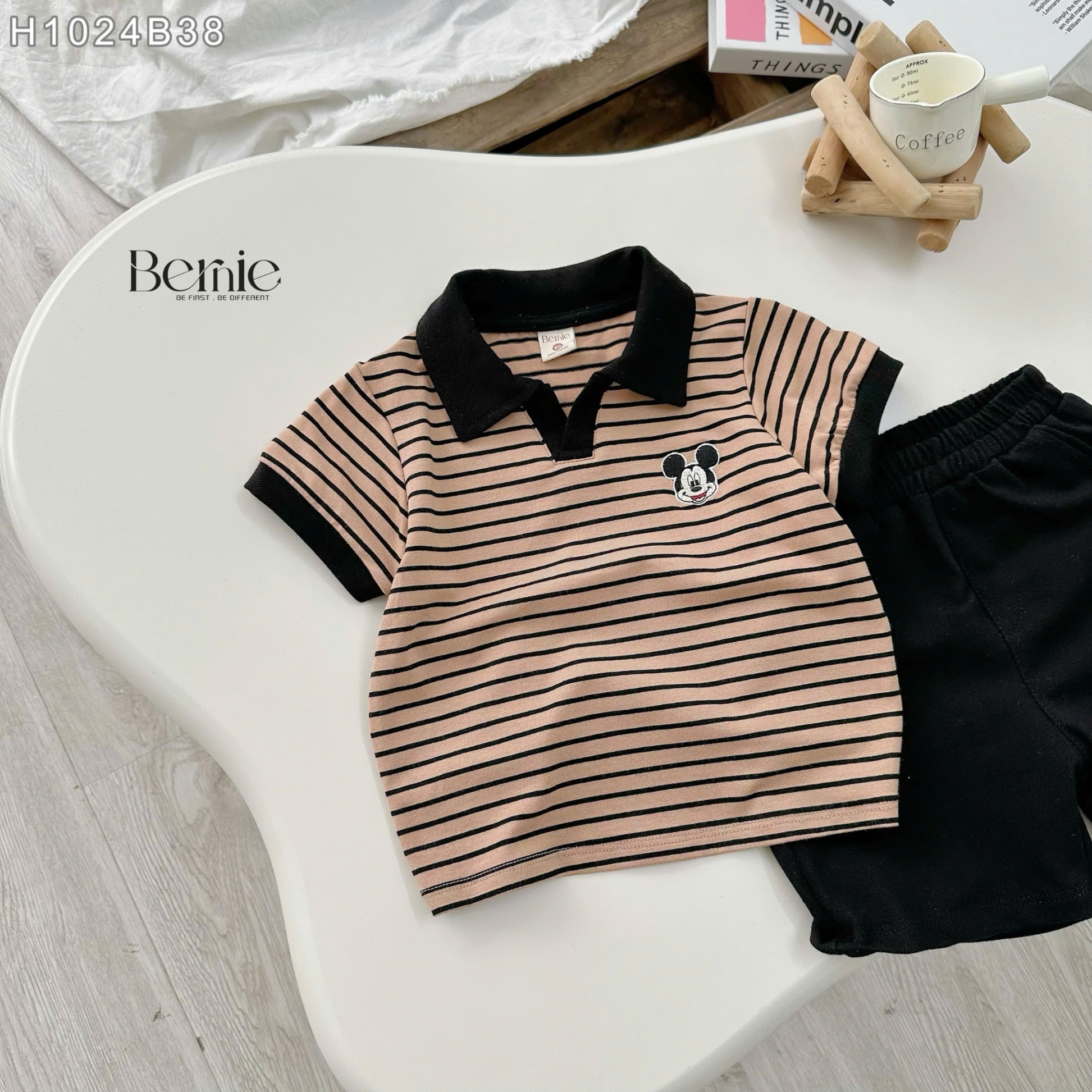 H1024B38 - SET POLO KẺ NÂU THÊU MICKEY