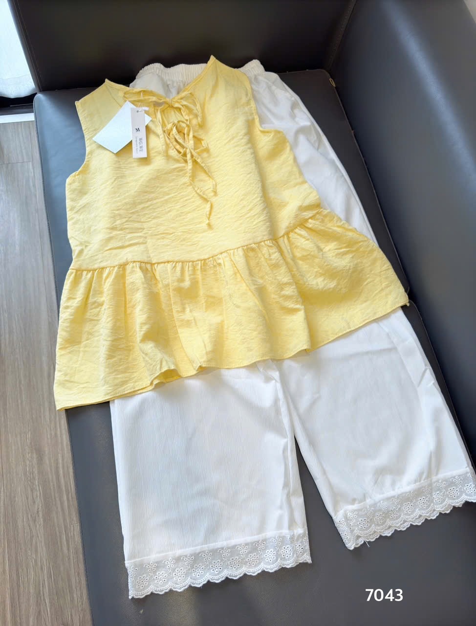 L299-SET ÁO VÀNG SÁT NÁCH QUẦN SUÔNG NỮ