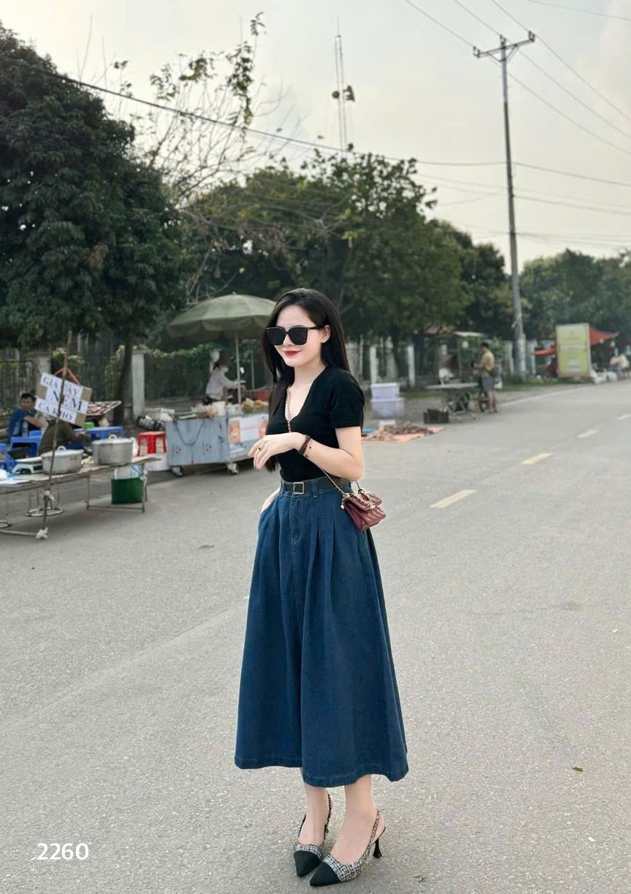 L310- SET ÁO ZIP ĐEN CỔ TIM KÈM CHÂN VÂY JEAN