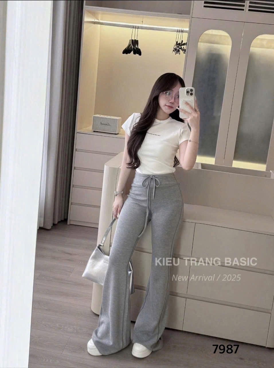L311-SET 2 ÁO ZIP TRẮNG ĐEN CHỮ NỮ SẴN