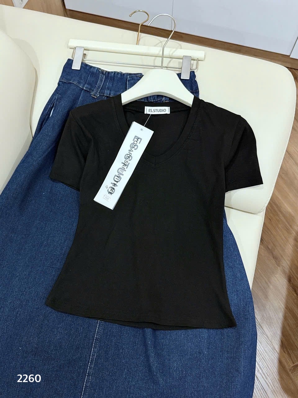 L310- SET ÁO ZIP ĐEN CỔ TIM KÈM CHÂN VÂY JEAN