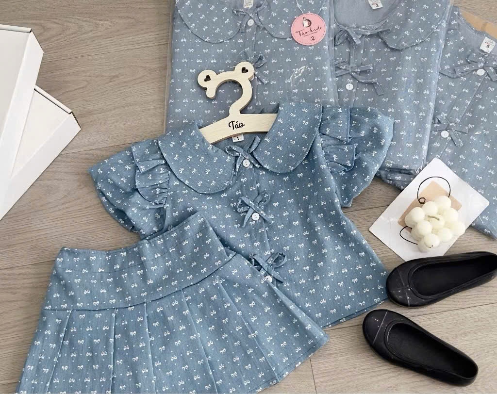 Y4048-BỘ BÉ GÁI XANH CỔ SEN NƠ TRẮNG MIX CVAY
