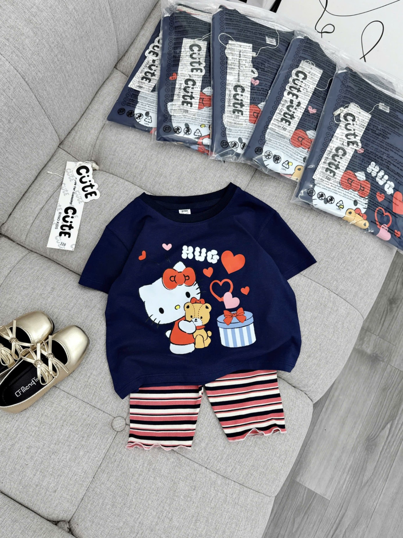 NO768-SET KITTY THAN QUẦN LEGGING KẺ CHO BÉ