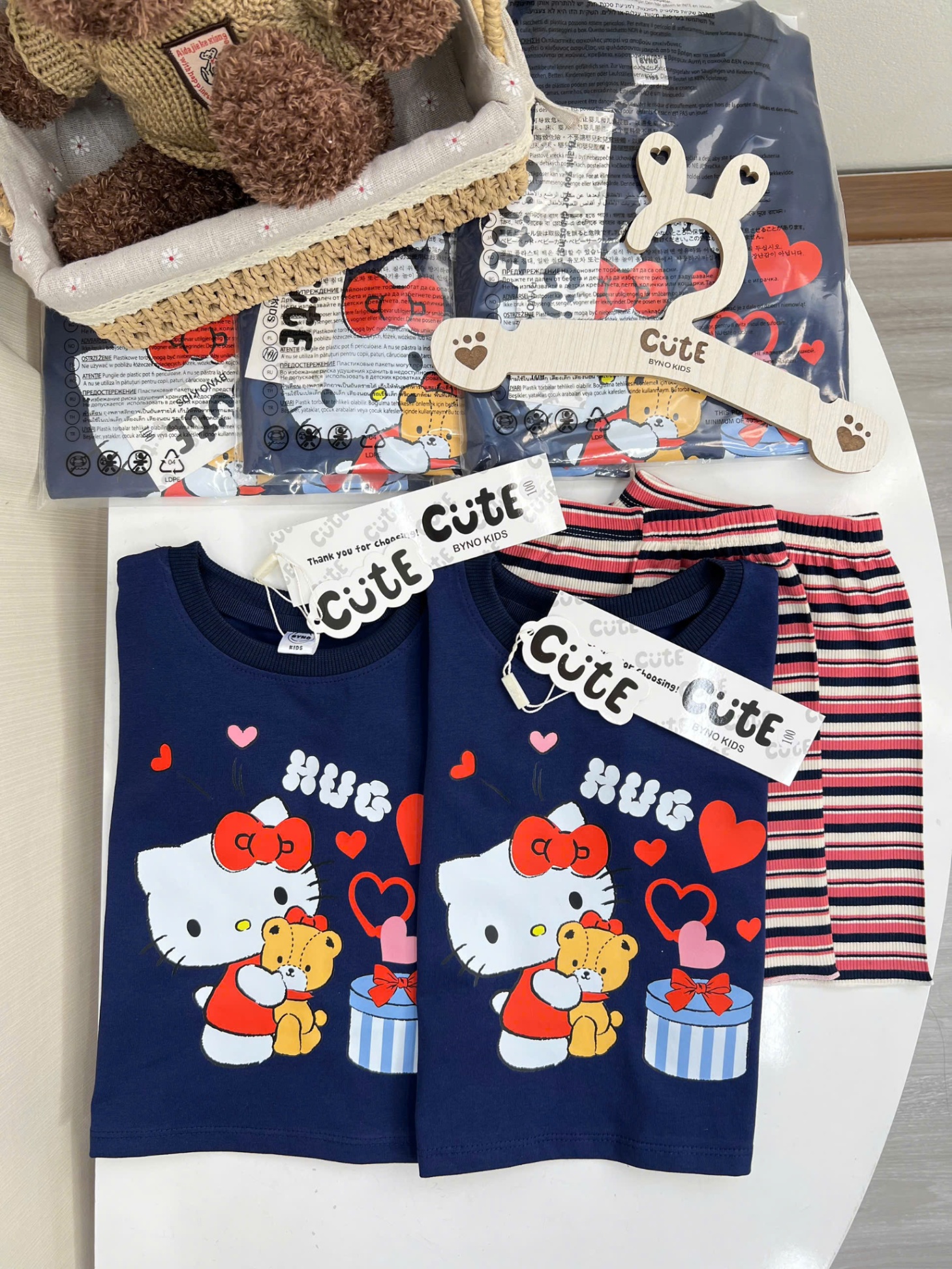 NO768-SET KITTY THAN QUẦN LEGGING KẺ CHO BÉ
