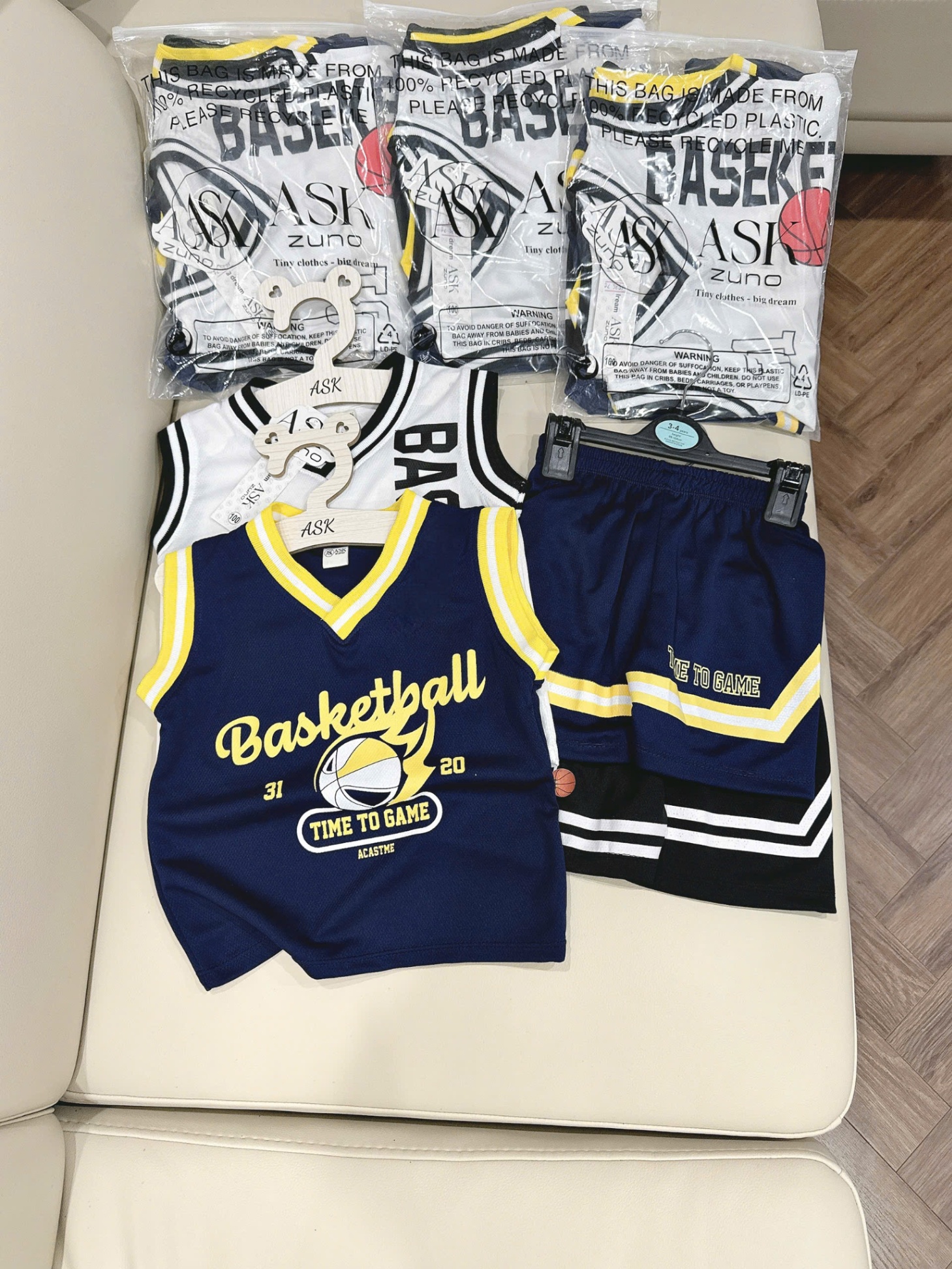 Y4049-SET 2 BỘ ĐÙI BÉ TRAI BÓNG RỔ BASKETBALL THAN TRẮNG