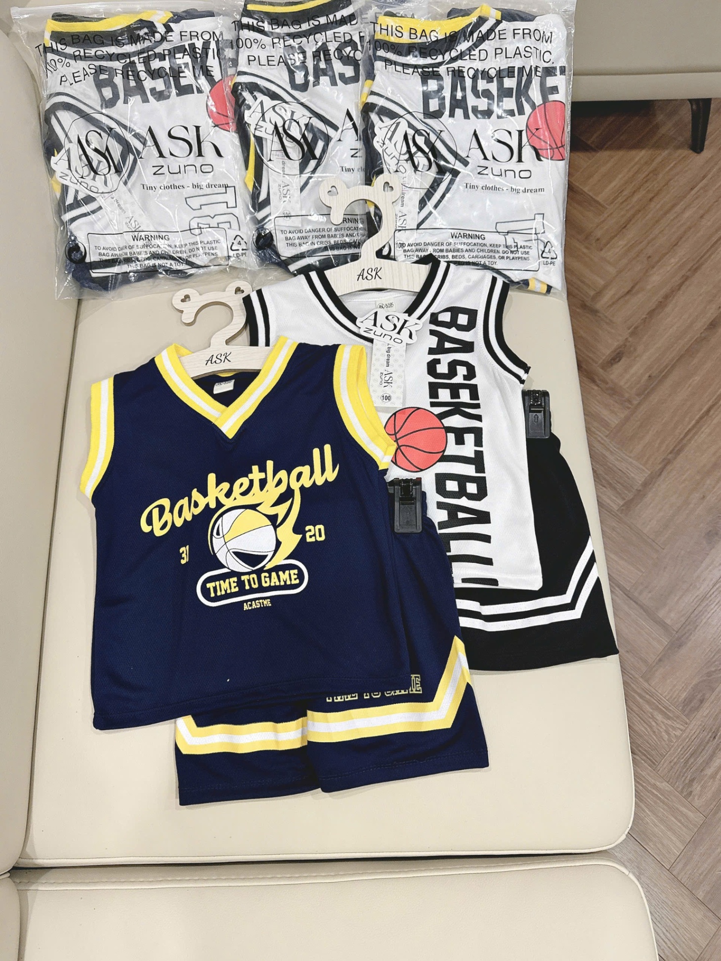 Y4049-SET 2 BỘ ĐÙI BÉ TRAI BÓNG RỔ BASKETBALL THAN TRẮNG
