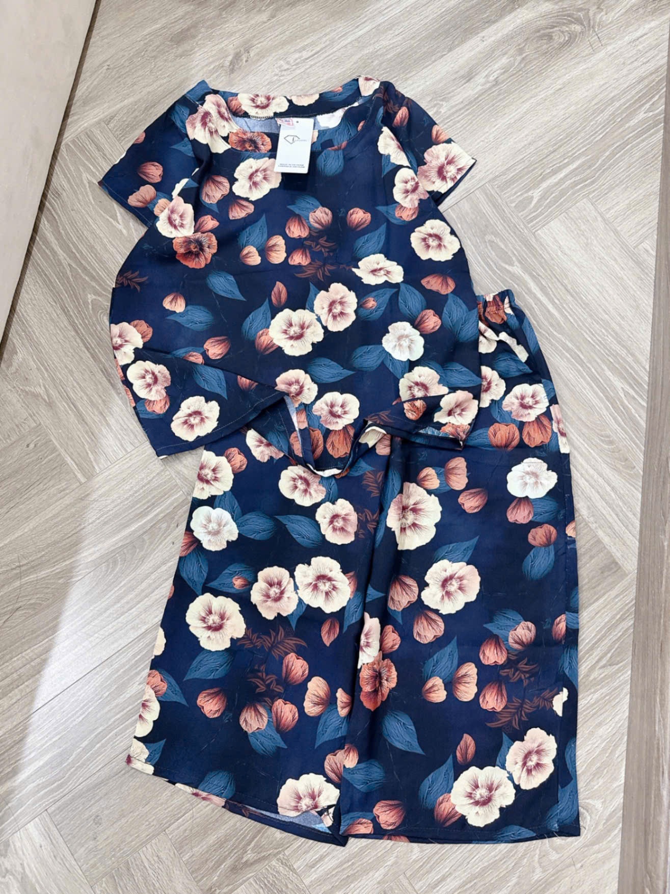 Y4503 - BỘ LANH LỤA HÀNG CHÂU HOA QUẦN LỬNG CHO MẸ