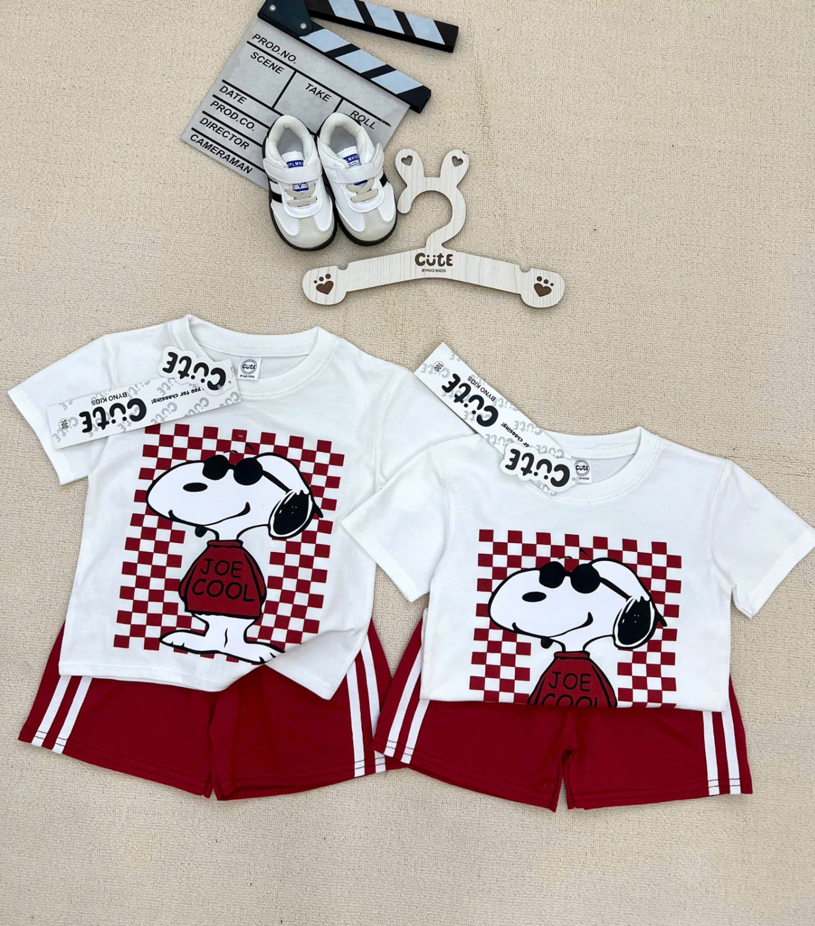 NO772-SET BỘ COTTON SNOPY JOE COOL MIX QUẦN SỌC THỂ THAO ĐỎ ĐÔ CHO BÉ YÊU