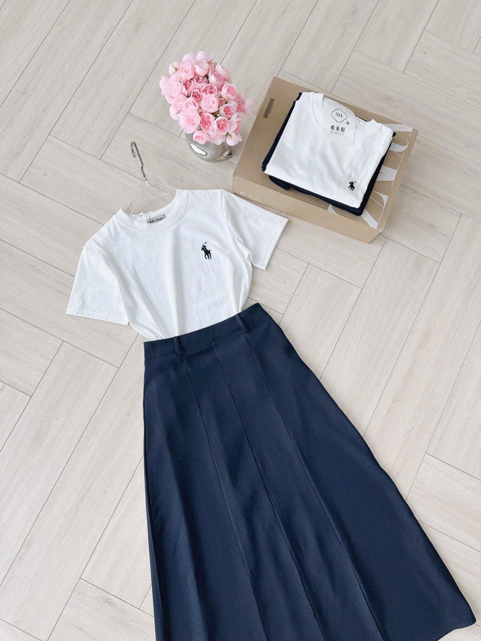 Y4529-SET NỮ ÁO CỘC TRẮNG THÊU KỊ SĨ CVAY THAN DÀI