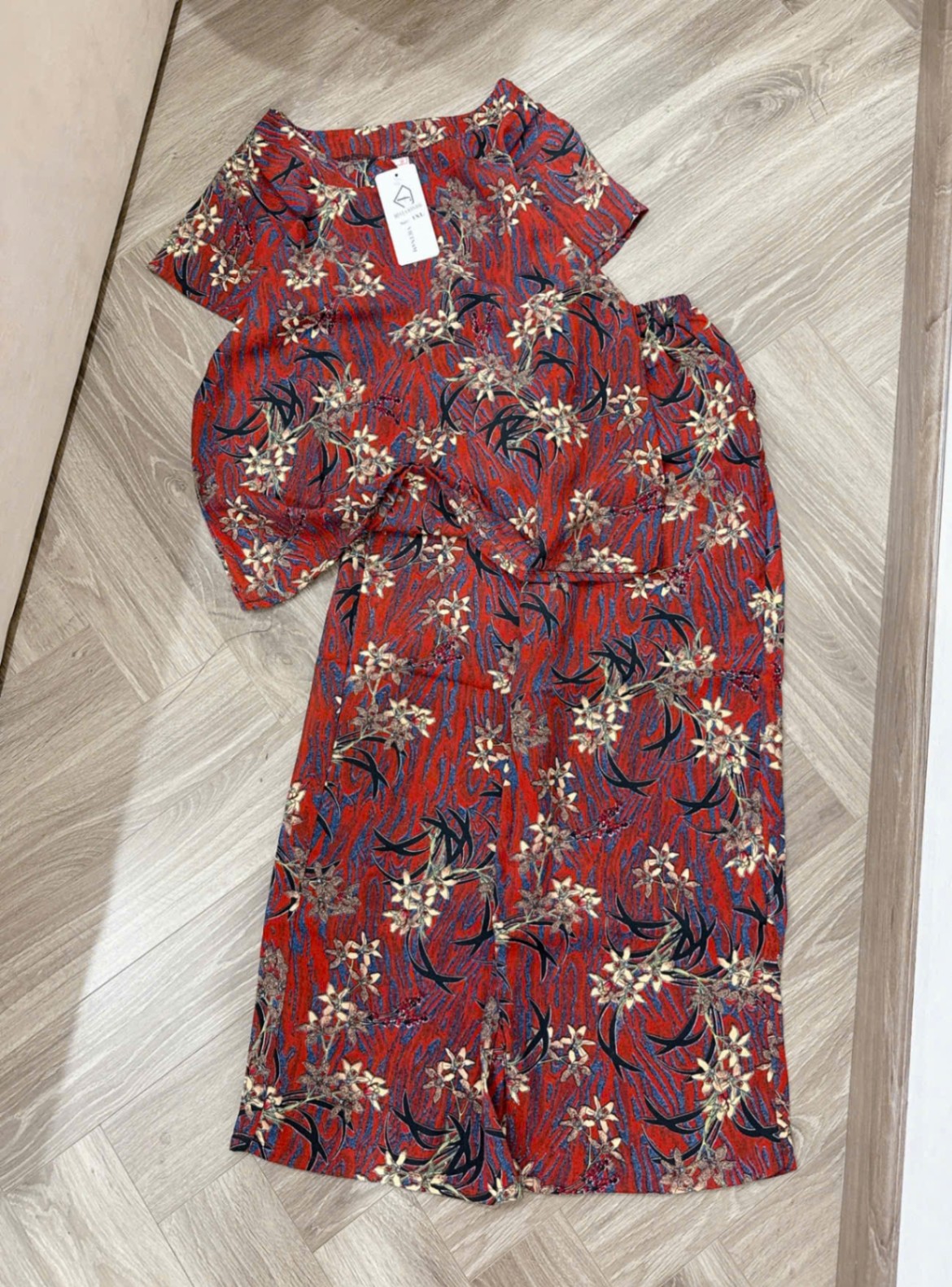 Y4528-BỘ LỤA CHÂU HÀN CHO MẸ CỔ V CÚC QUẦN DÀI
