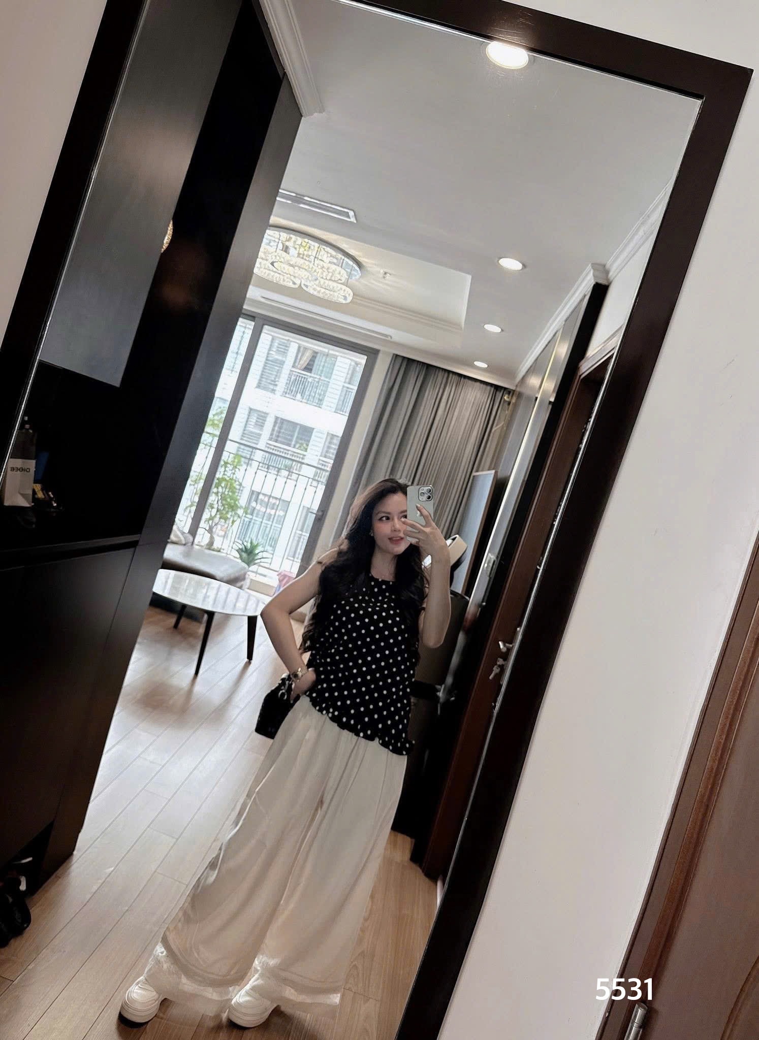 L349-SET ÁO CHẤM BI ĐEN QUẦN SUÔNG NỮ