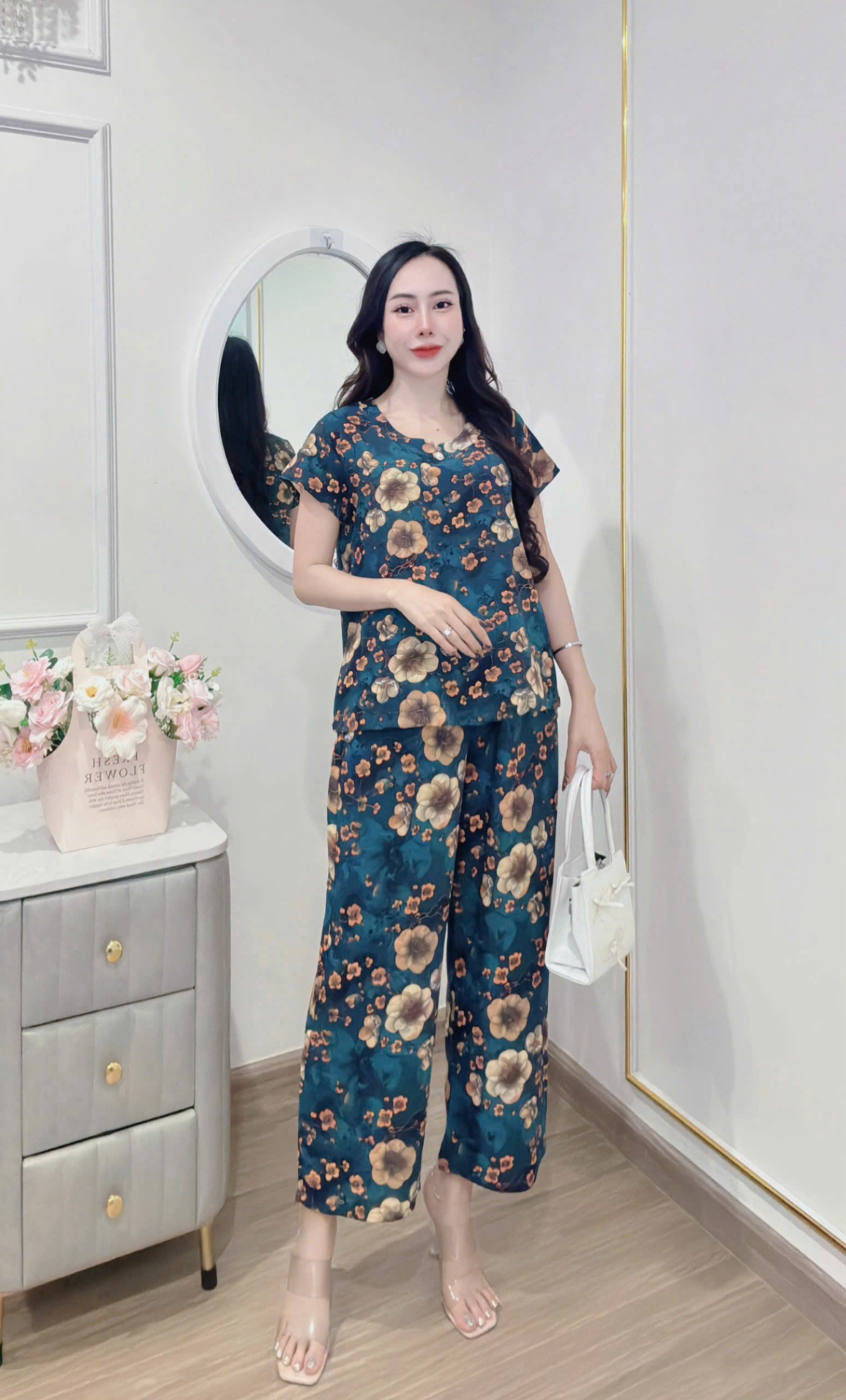 Y4528-BỘ LỤA CHÂU HÀN CHO MẸ CỔ V CÚC QUẦN DÀI