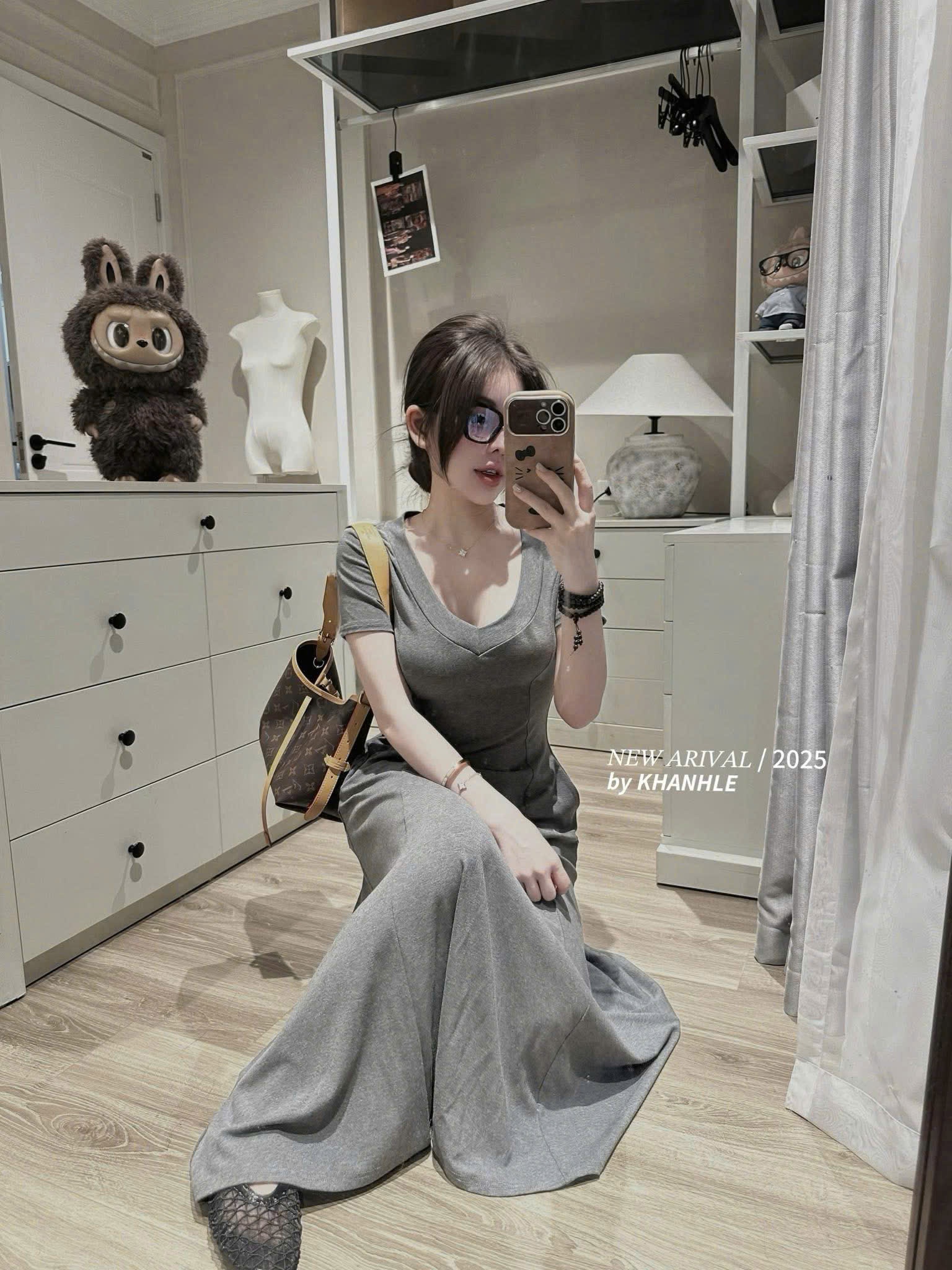 Y4537- VÁY ZIP DÁNG DÀI CỔ TIM TRƠN