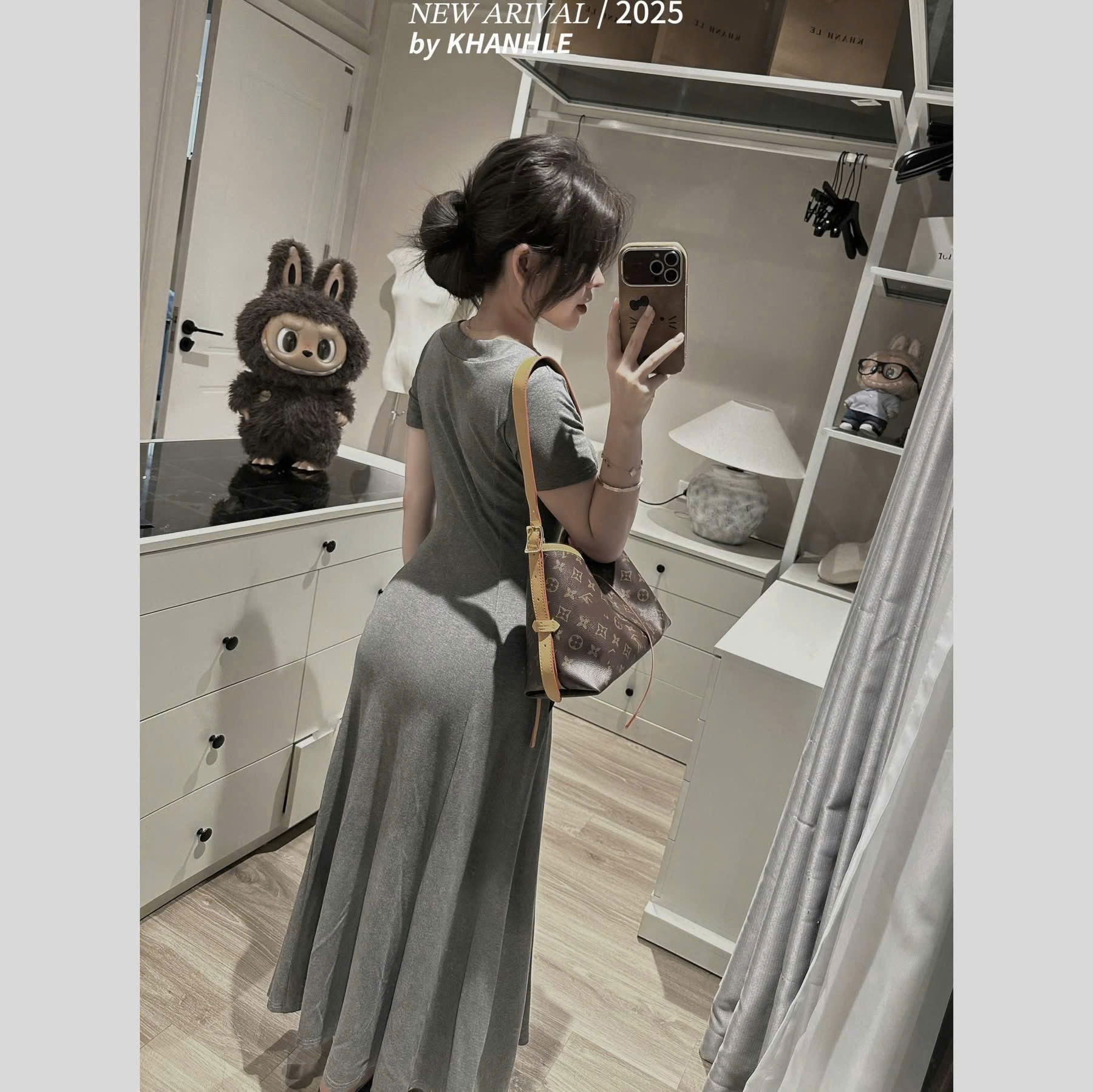 Y4537- VÁY ZIP DÁNG DÀI CỔ TIM TRƠN