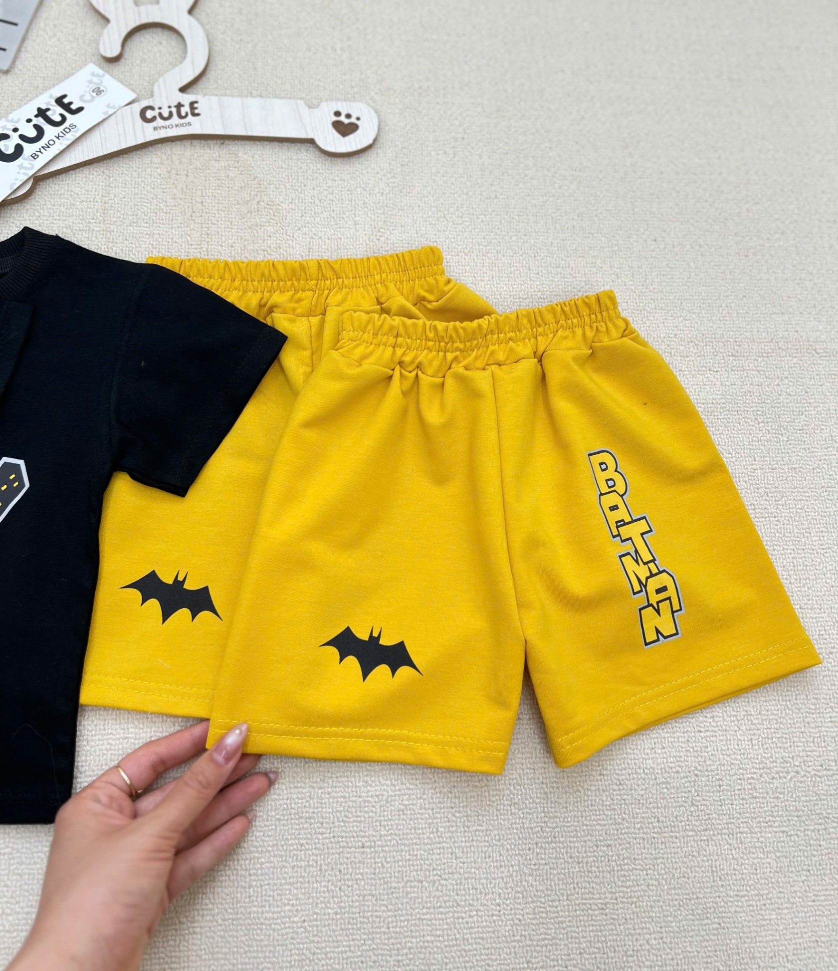 NO775 - SET BỘ COTTON BATMAN TONE ĐEN VÀNG CHO BÉ TRAI