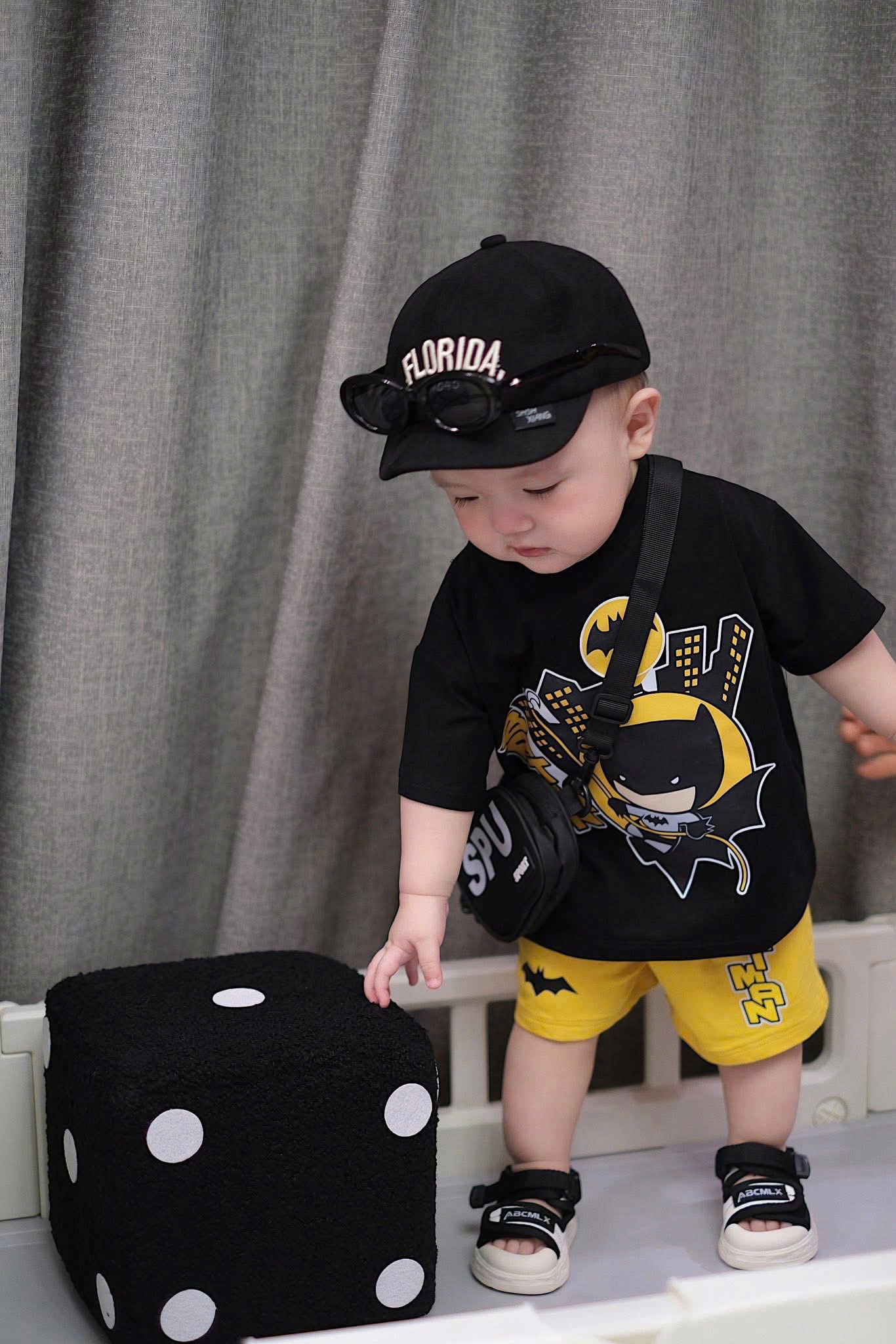 NO775 - SET BỘ COTTON BATMAN TONE ĐEN VÀNG CHO BÉ TRAI