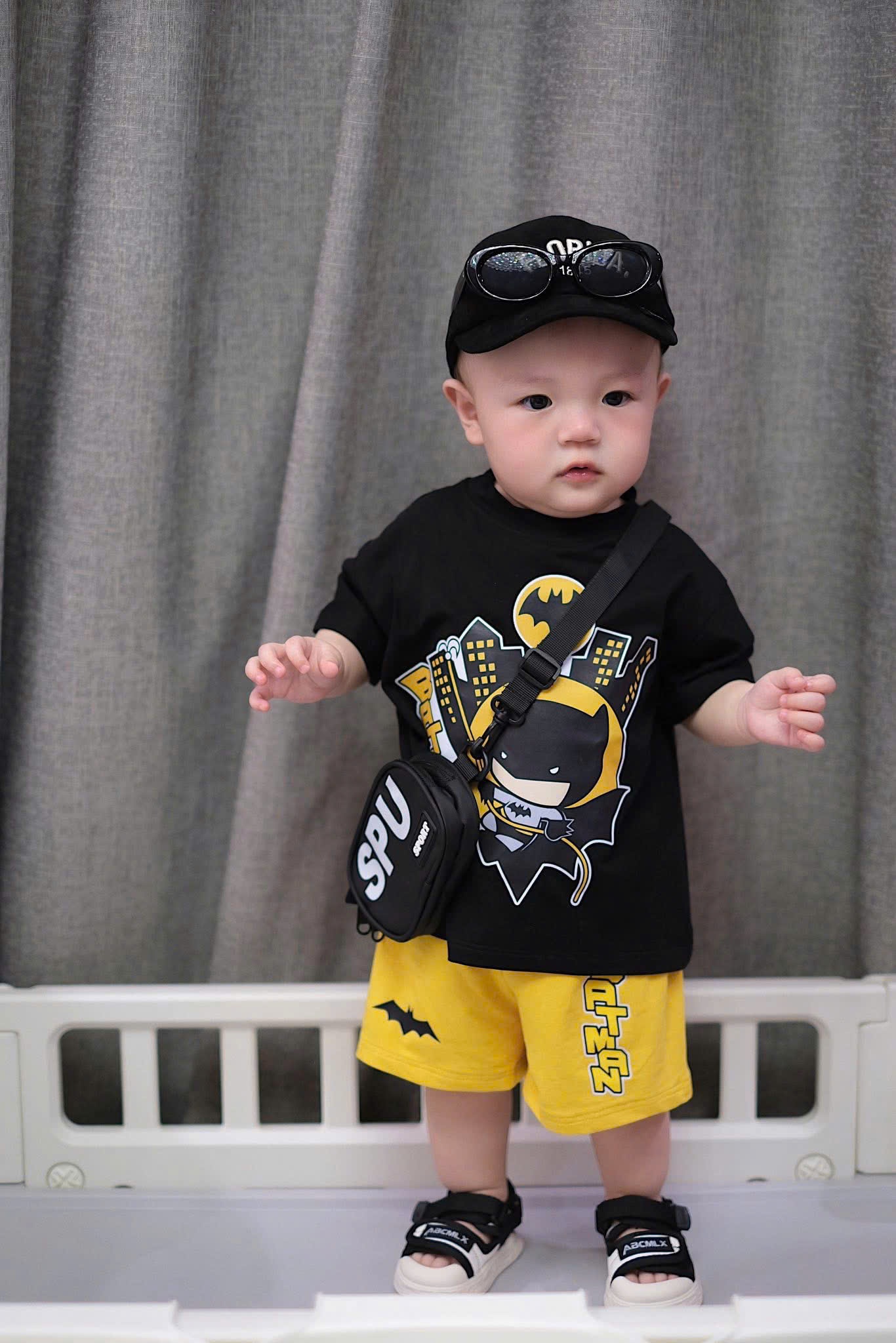 NO775 - SET BỘ COTTON BATMAN TONE ĐEN VÀNG CHO BÉ TRAI