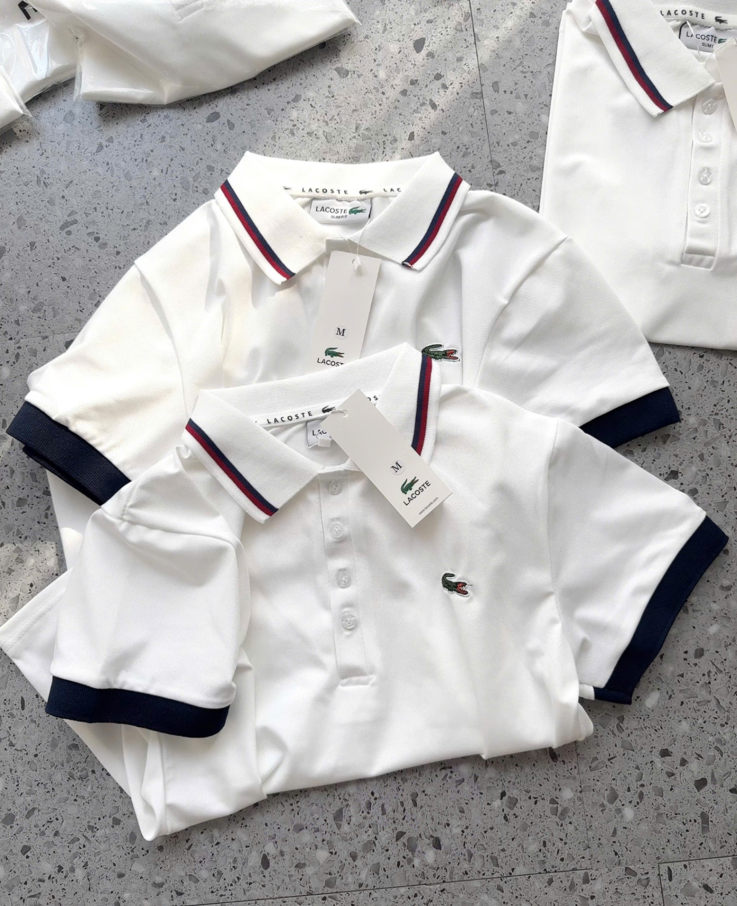 Y4531- ÁO POLO NỮ TRẮNG LASCOTE CỔ VIỀN ĐEN ĐỎ