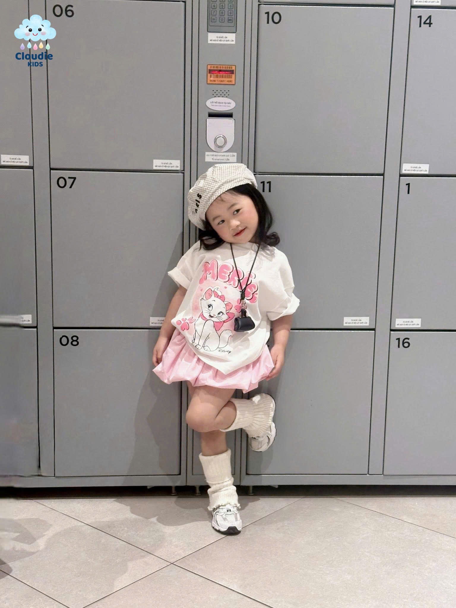 Y4568-SET BÉ GÁI ÁO TRẮNG MÈO MERIE CVAY BỒNG