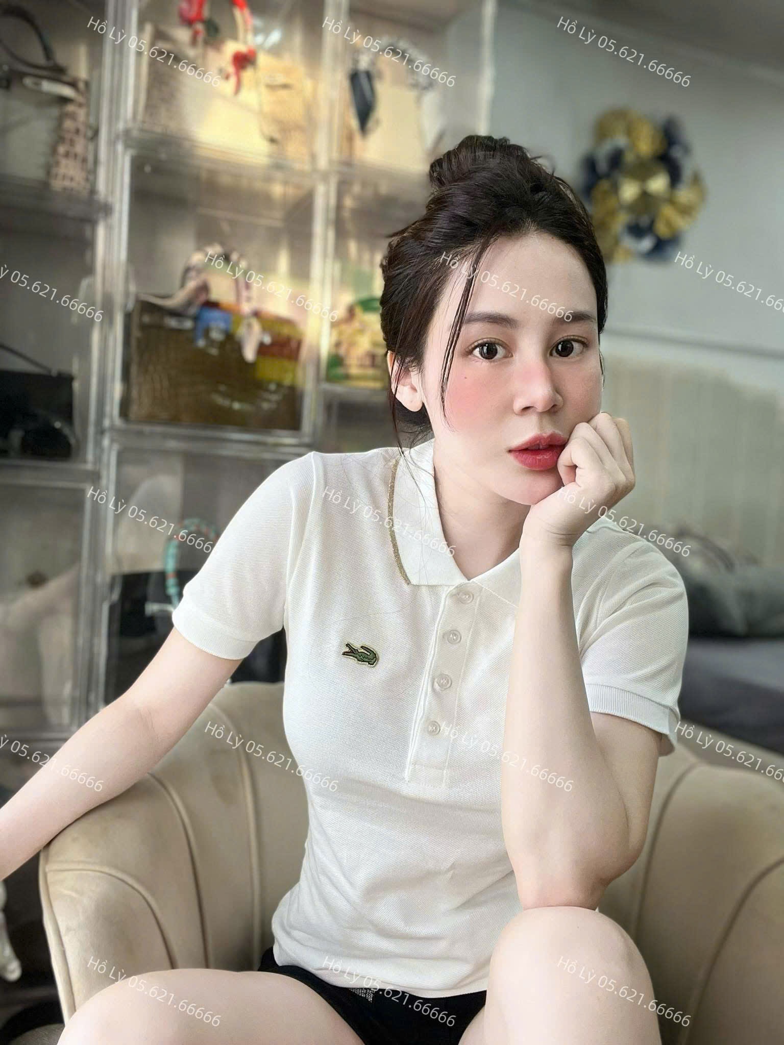 Y4566-ÁO POLO NỮ LASCOTE TRẮNG CỔ VIỀN VÀNG