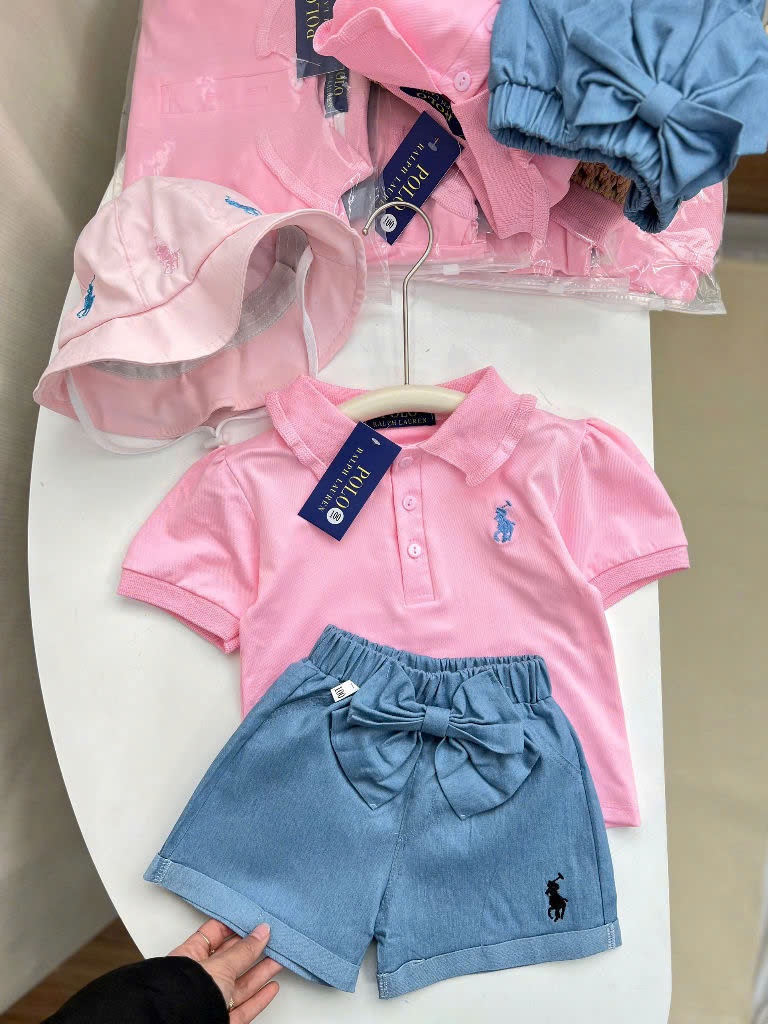 NO778 - SET ÁO POLO CỔ BÈO HỒNG QUẦN JEAN ĐÍNH NƠ XANH KÈM MŨ