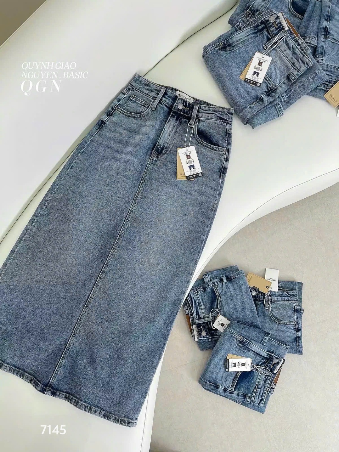 L393-CHÂN VÁY JEAN WHOAU XẺ SAU DÁNG DÀI