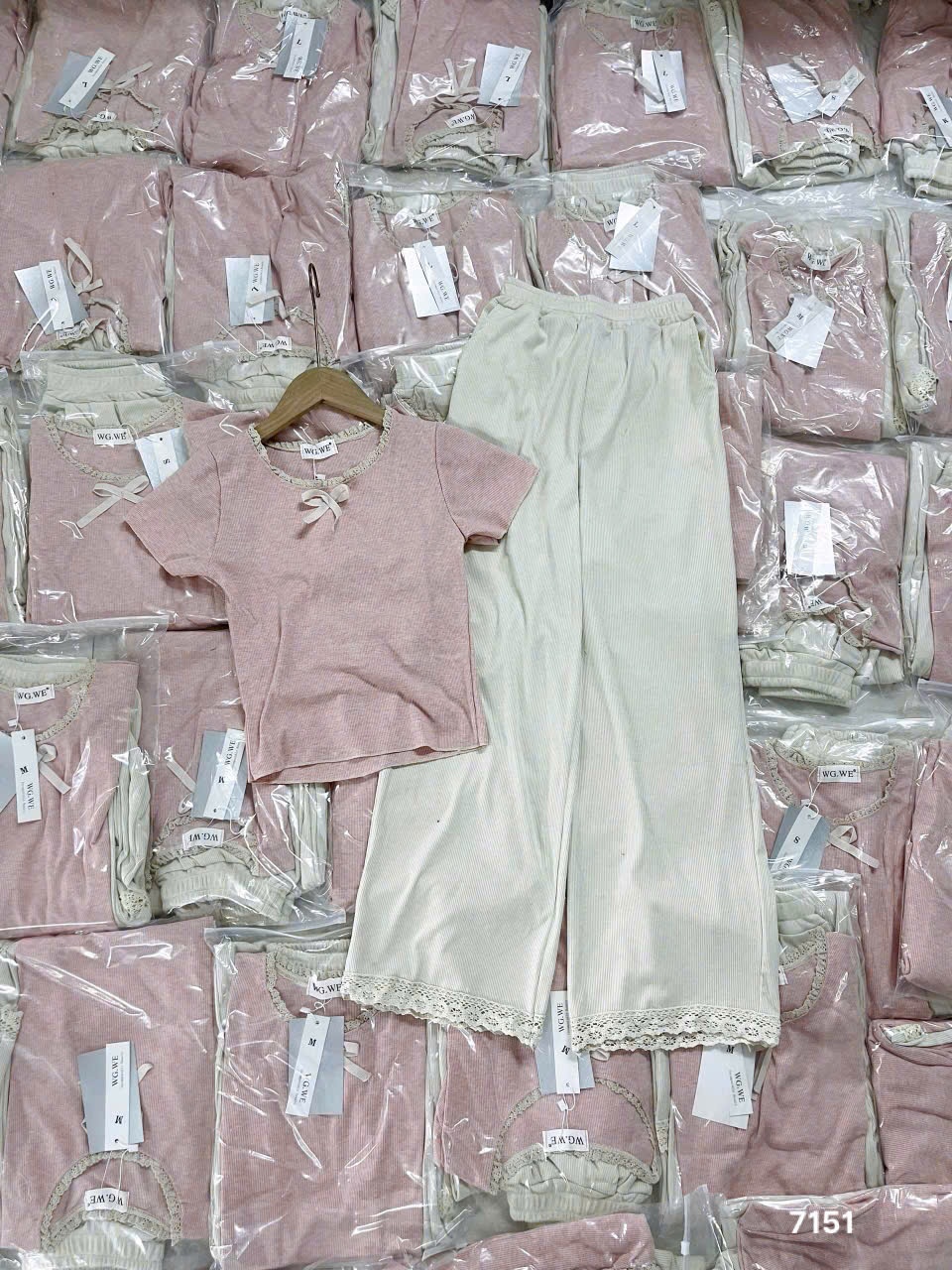 L399-SET BỘ ÁO HỒNG PHỐI REN NƠ QUẦN SUÔNG PHỐI REN NỮ