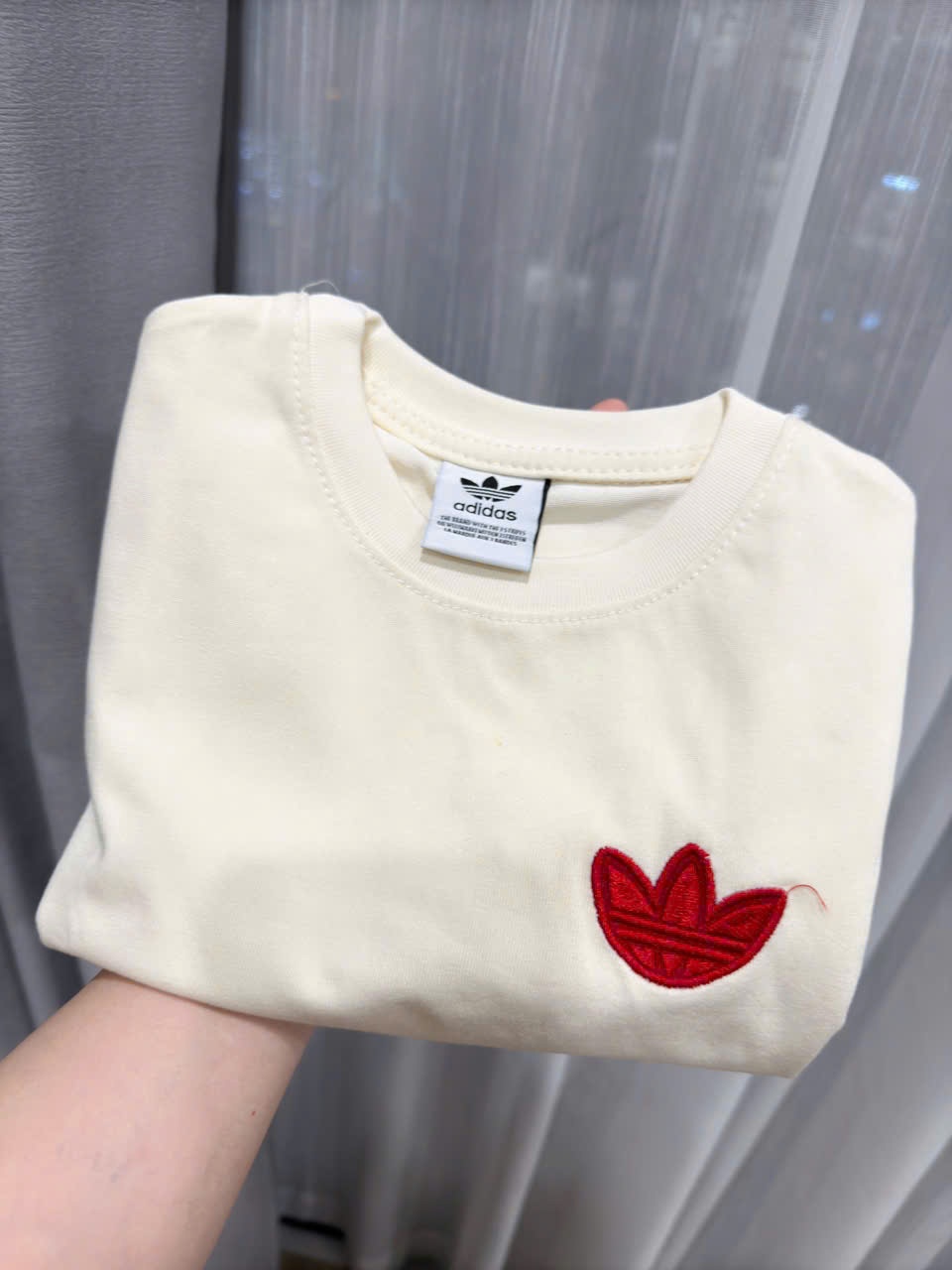 Y4601- BỘ ĐÔI MẸ BÉ DAS ÁO BE QUẦN ĐỎ