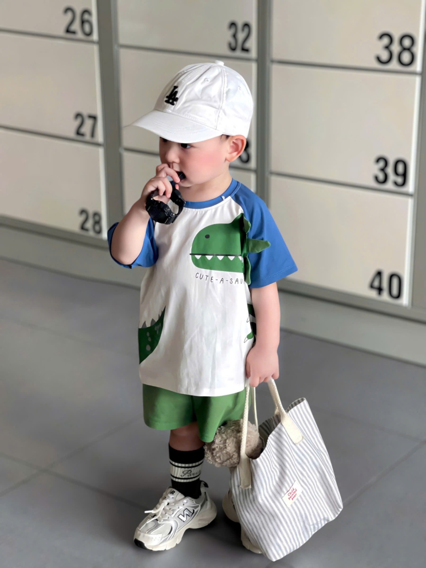 TH836-SET 2 BỘ KHỦNG LONG CUTE BÉ TRAI