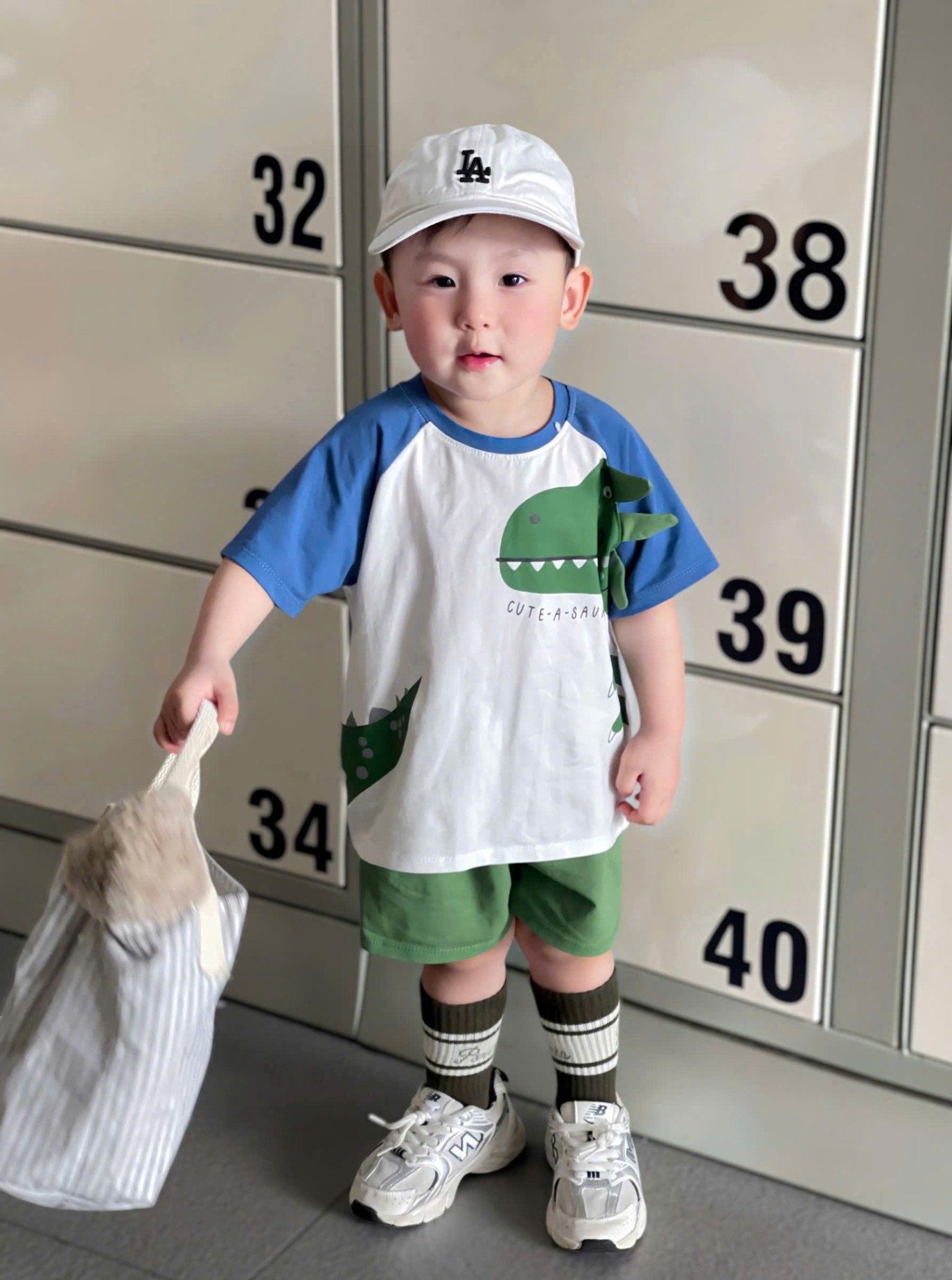 TH836-SET 2 BỘ KHỦNG LONG CUTE BÉ TRAI
