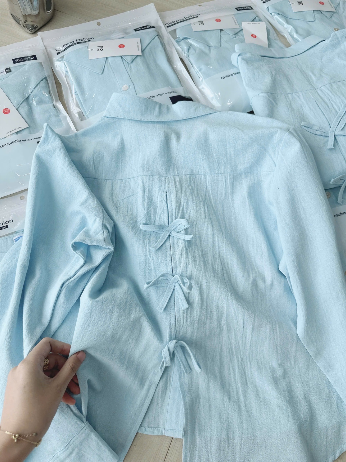 Y4655-ÁO SƠ MI NỮ GU XANH DÀI TAY NƠ SAU