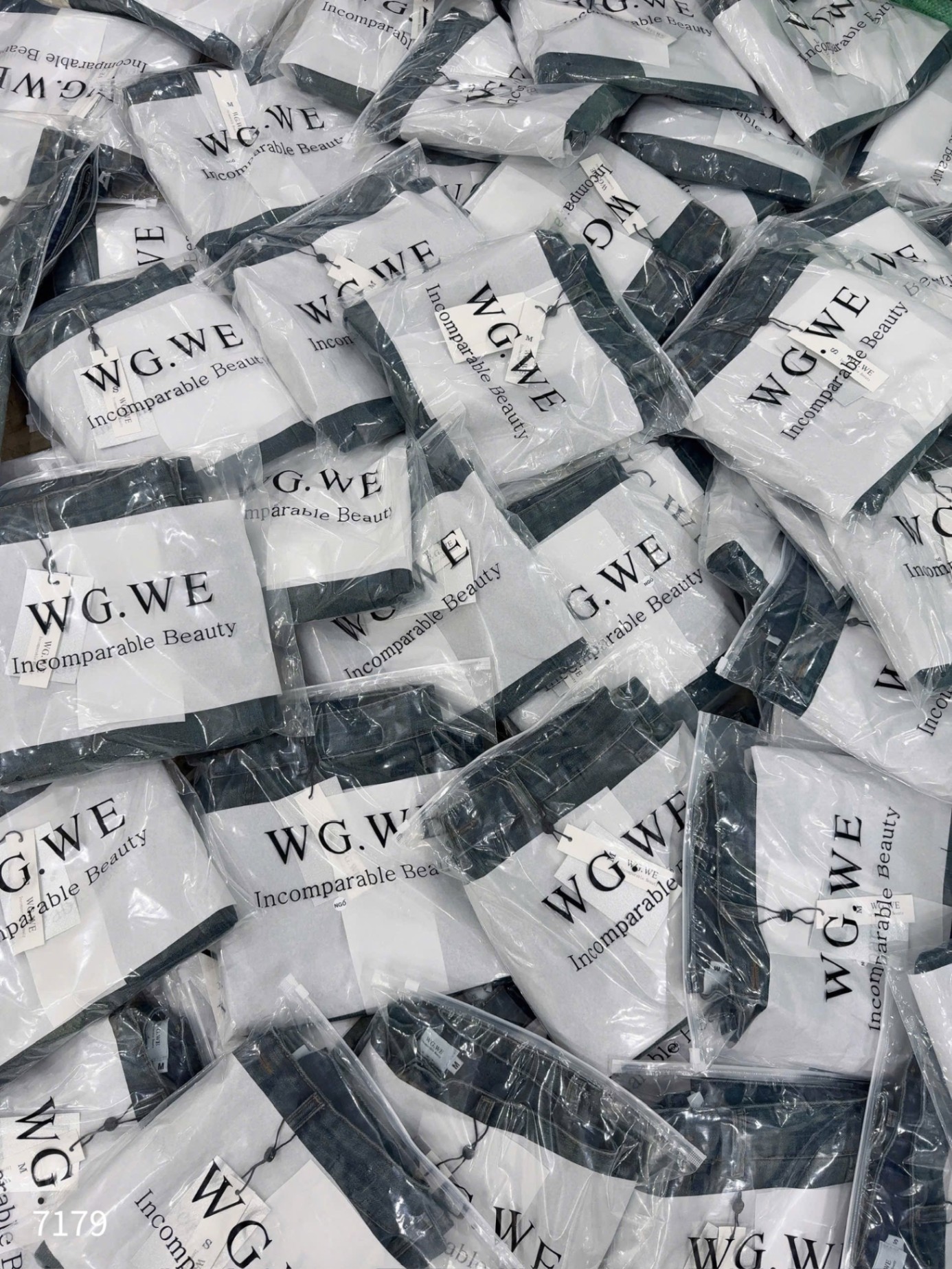 L490-JEAN XANH NGỐ WG.WE