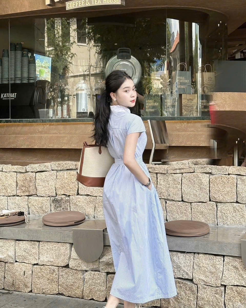 Y4660-VÁY SƠ MI XANH SỌC CỔ TRẮNG KÈM ĐAI