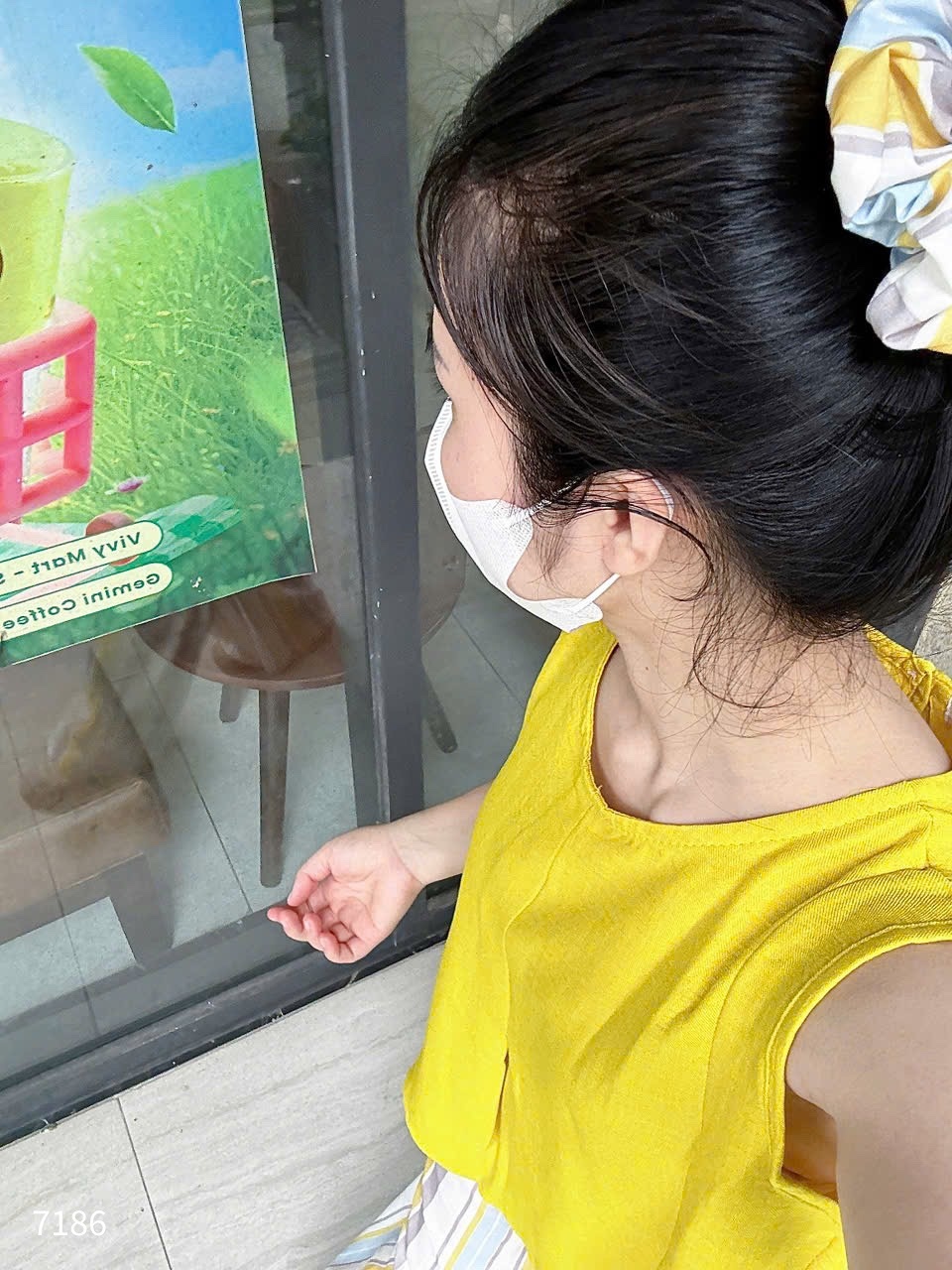 L485-SET ÁO VÀNG QUẦN KẺ KÈM CHUN TÓC NỮ SẴN