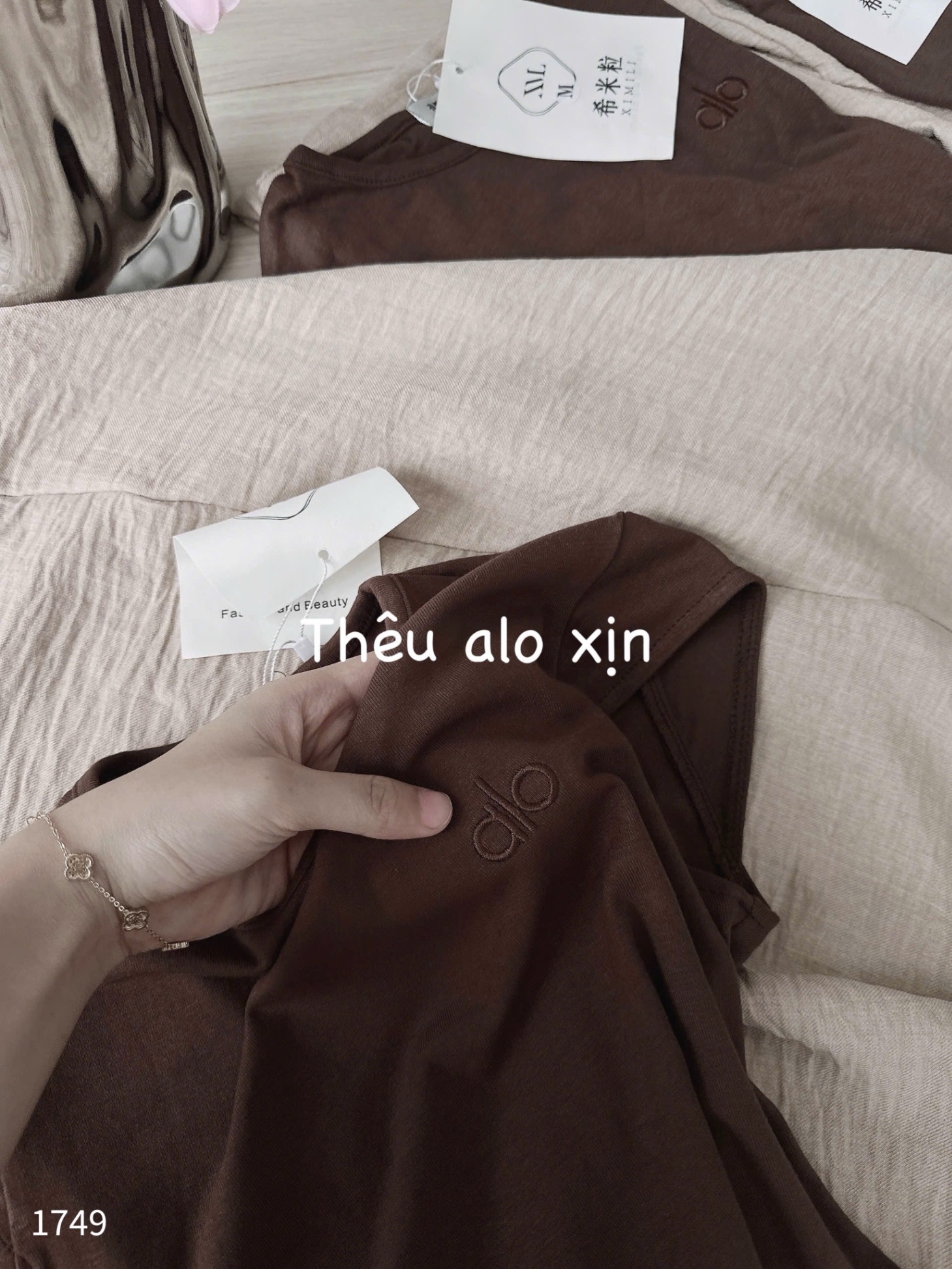 L504 - SET CHÂN VÁY ÁO DÚT LƯNG SAU