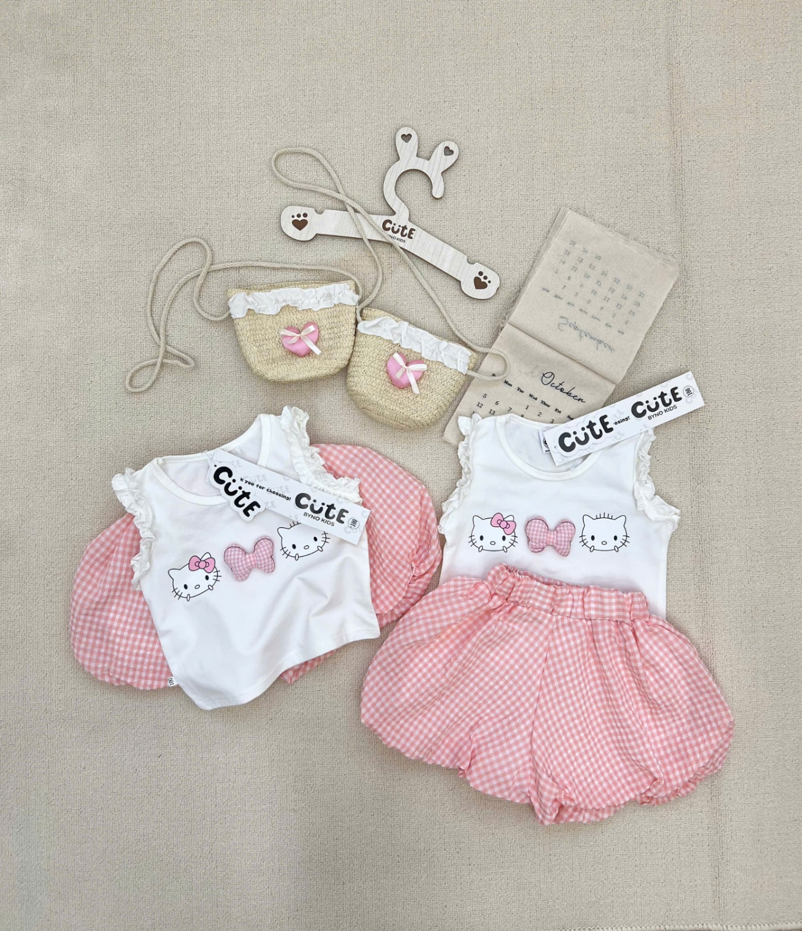 NO809-SET KITTY SÁT NÁCH TRẮNG QUẦN BÍ KÈM TÚI CHO BÉ GÁI