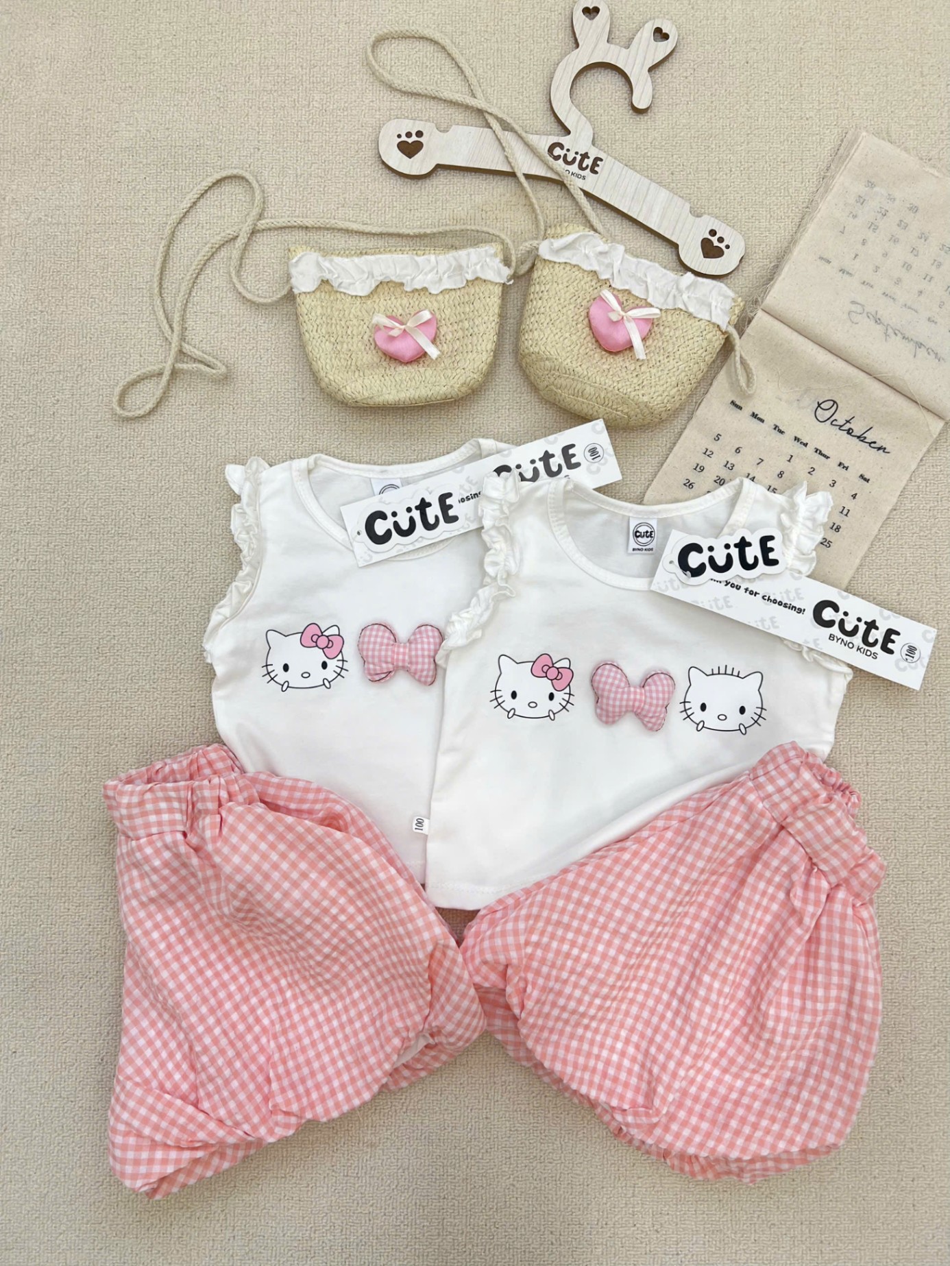 NO809-SET KITTY SÁT NÁCH TRẮNG QUẦN BÍ KÈM TÚI CHO BÉ GÁI